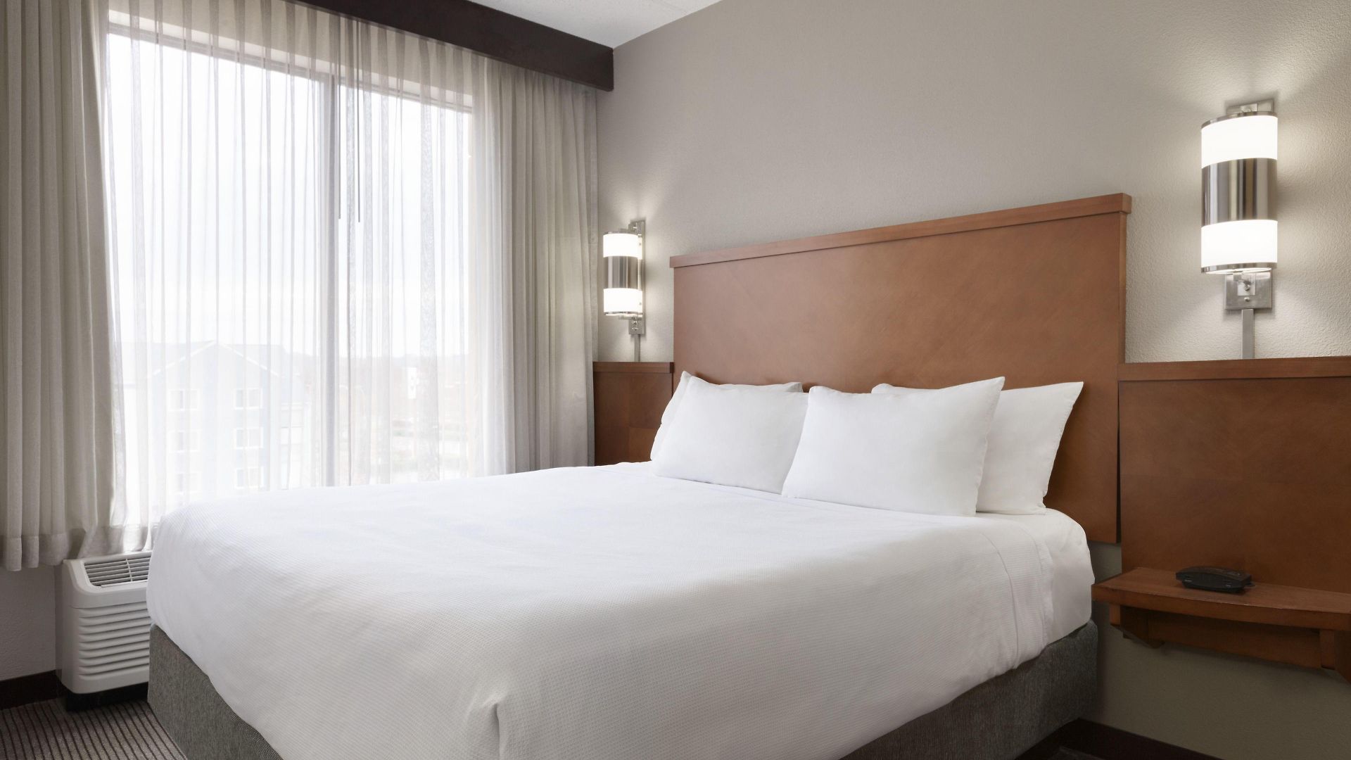 Bna Suites