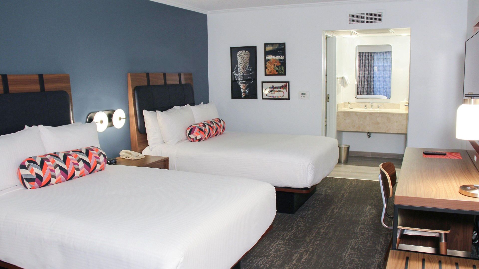 The At Opryland, A Gaylord 3*