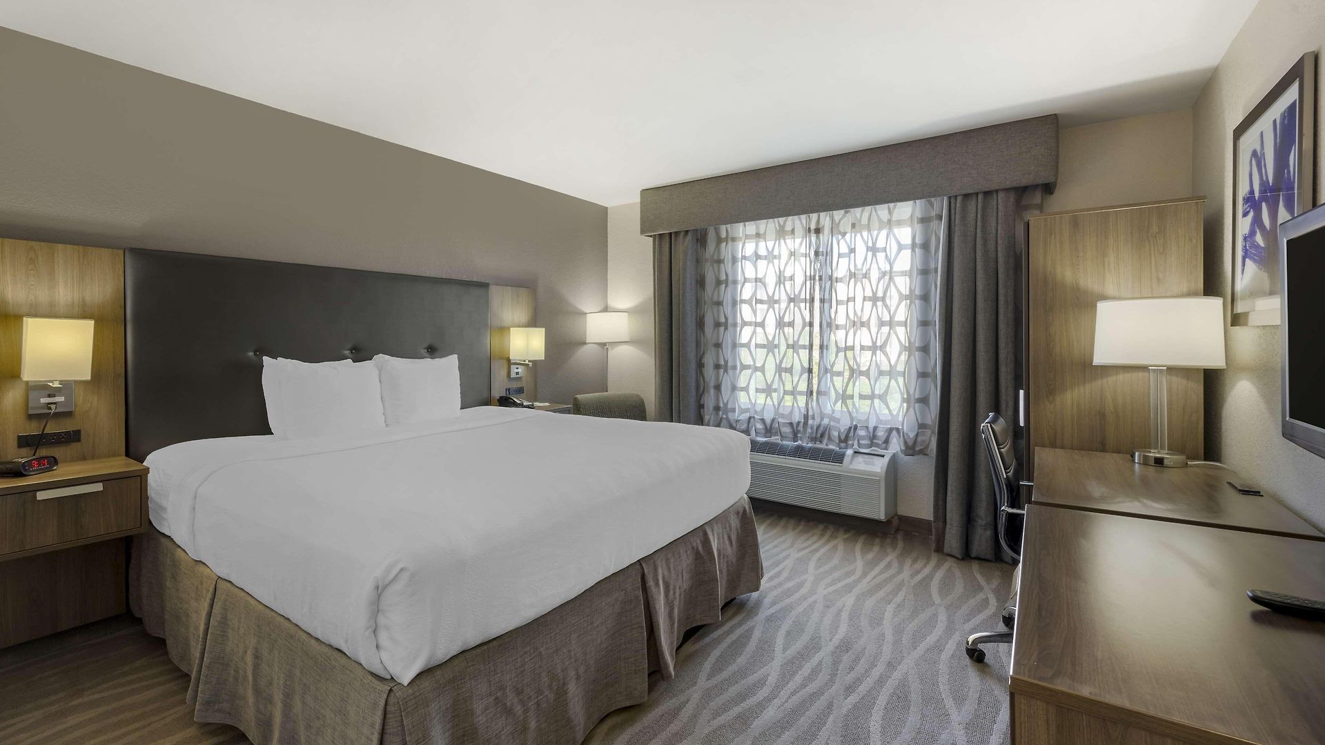 Western Airport - Bna Hotel