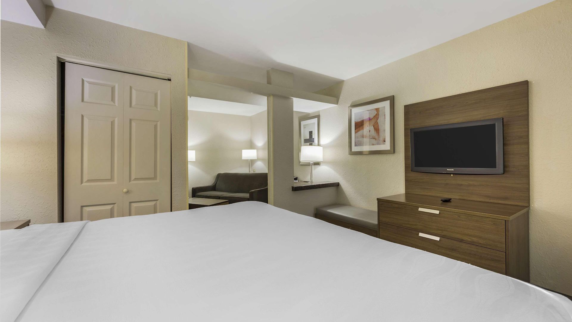 Western Airport - Bna Hotel