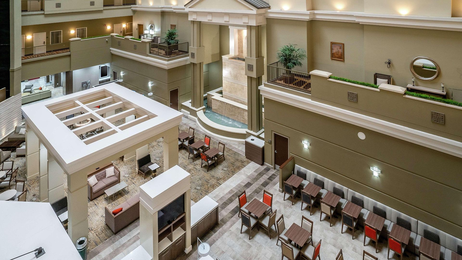 Hotel Embassy - At Vanderbilt 3*