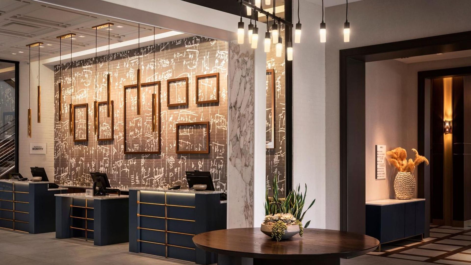Hotel Marriott At Vanderbilt 4*