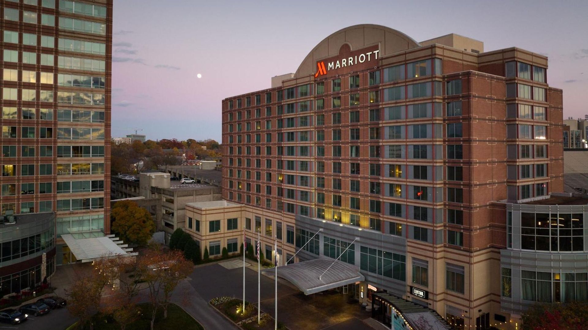 Marriott At Vanderbilt Hotel