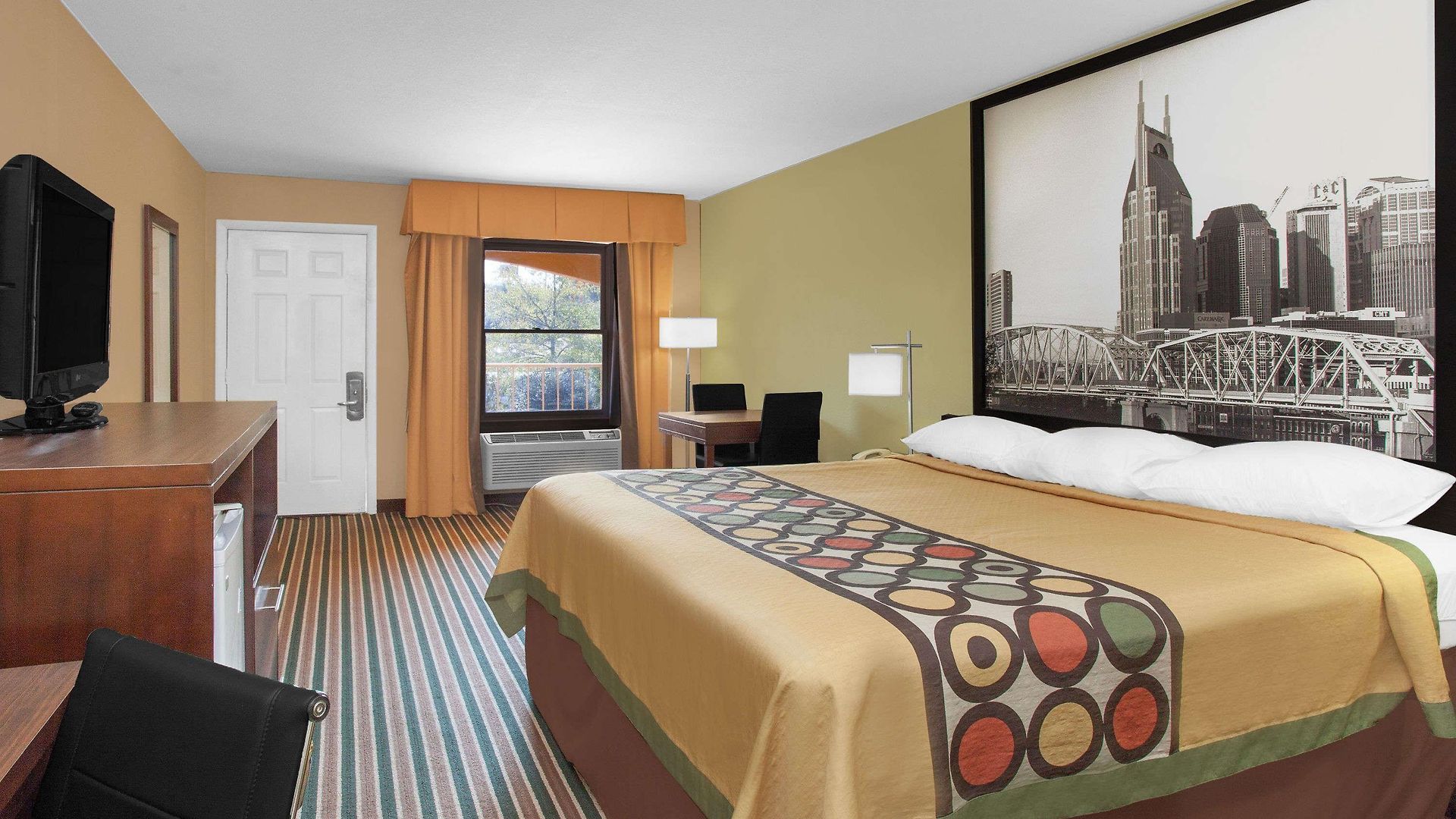 Hotel Super 8 By Wyndham West 2*