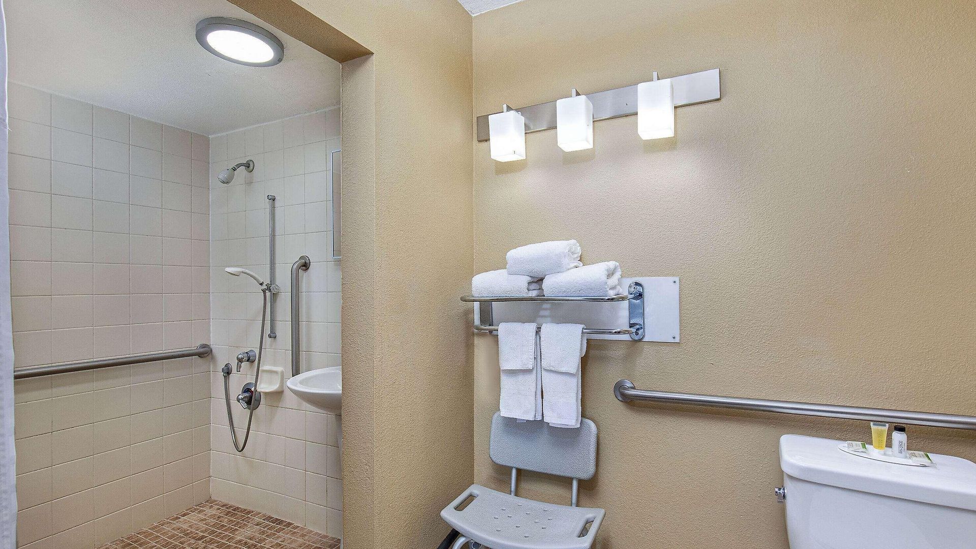 Super 8 By Wyndham West Nashville