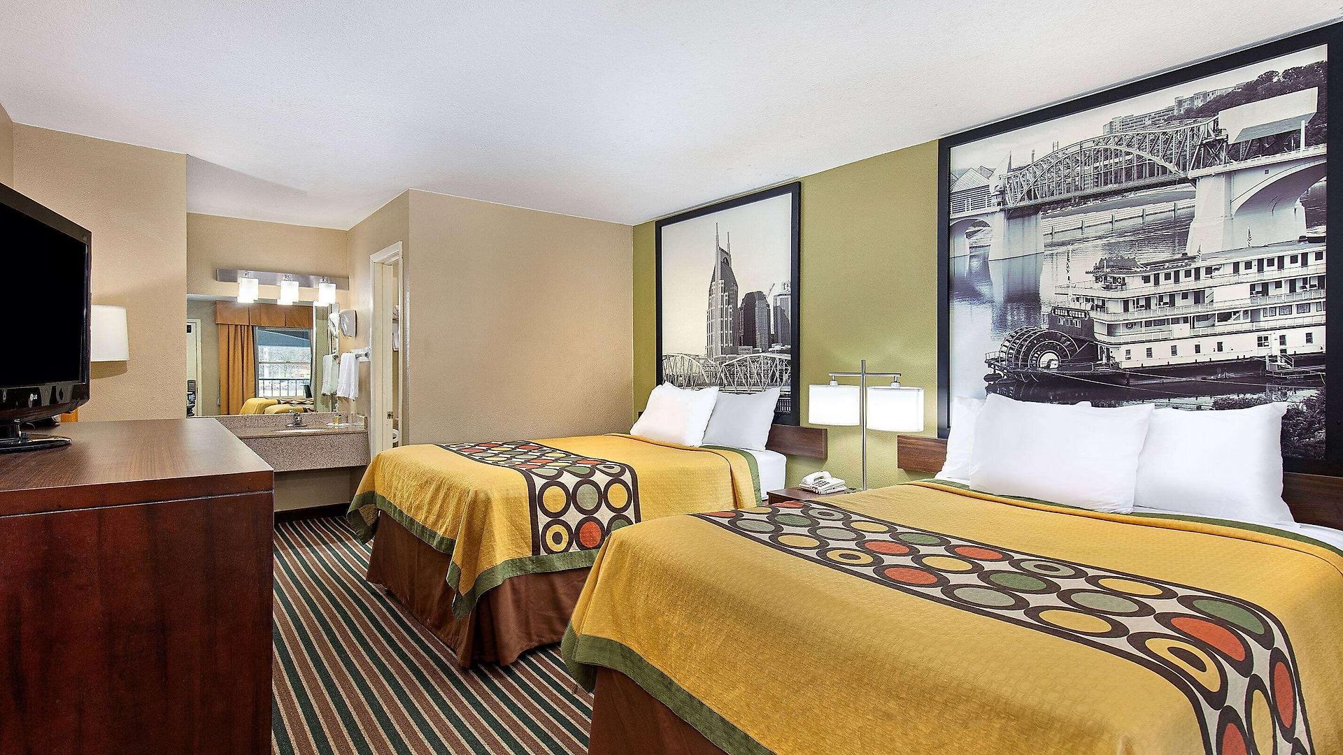 Super 8 By Wyndham West 2*