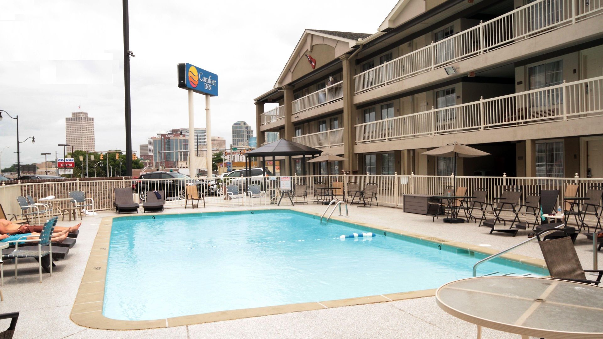 Comfort Downtown - Music Center 4*