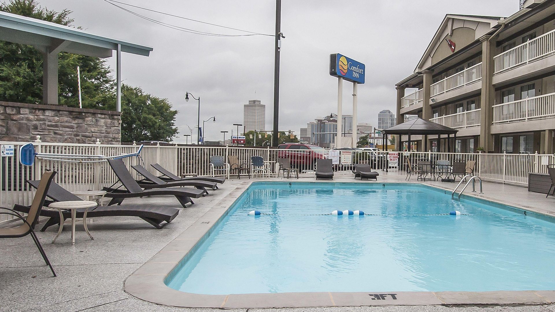 Comfort Downtown - Music Center 4*
