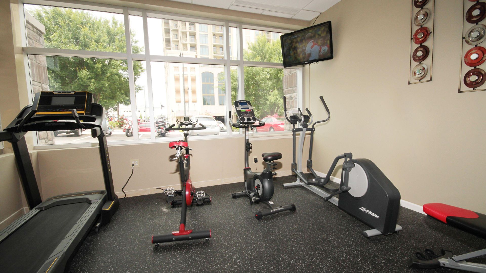Comfort Downtown - Music Center Inn 4*
