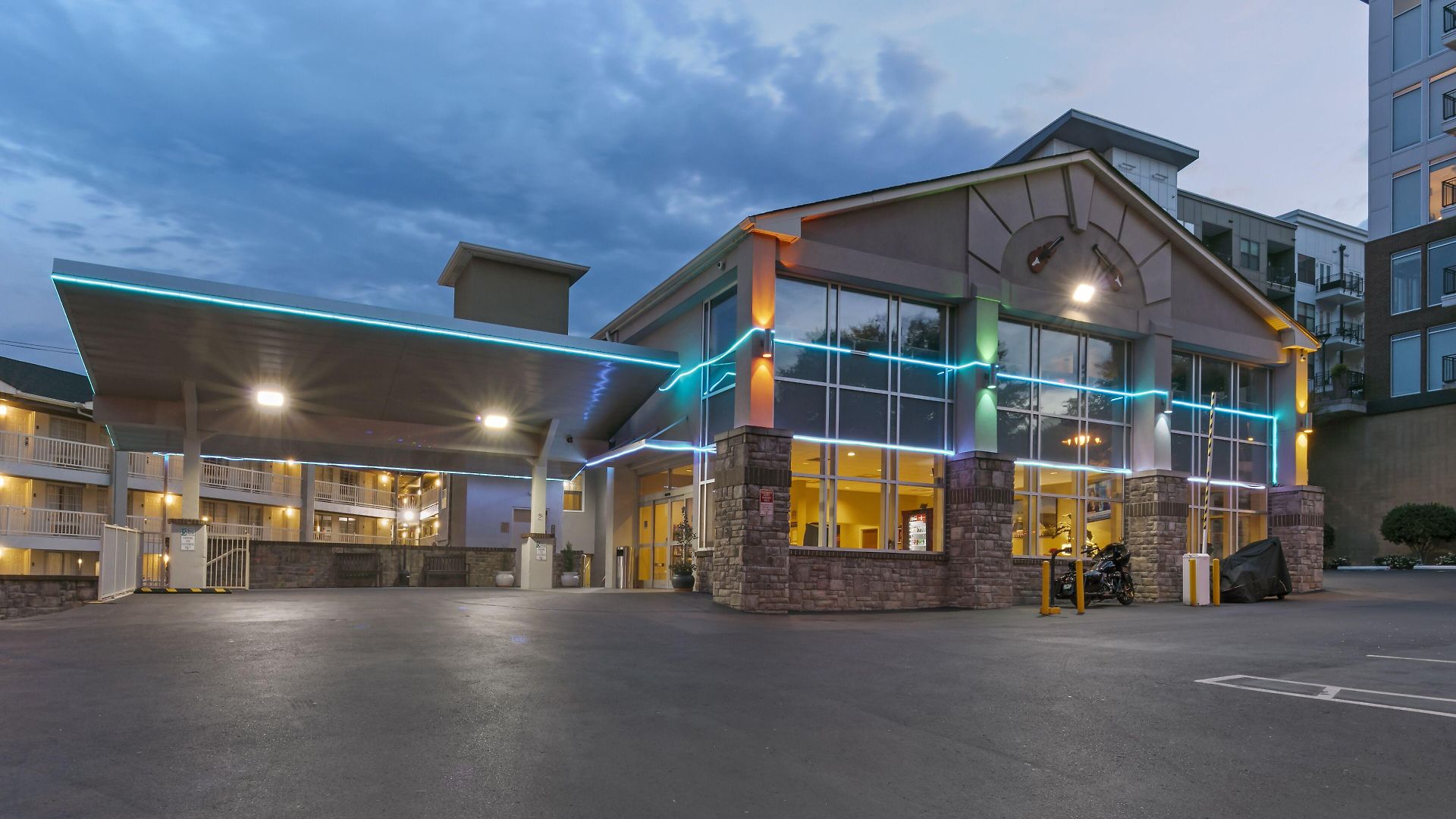 Comfort Downtown - Music Center 4* Nashville