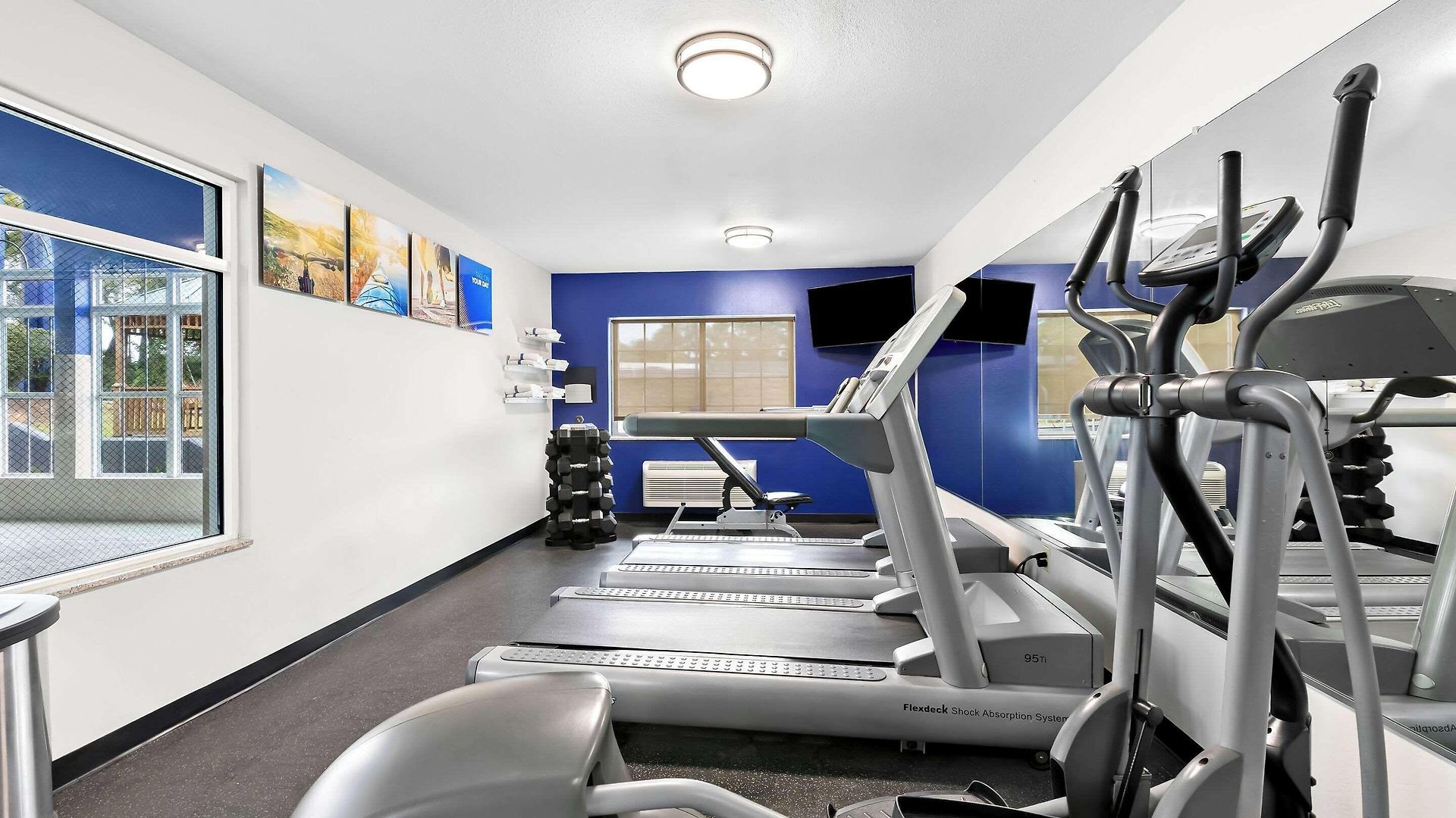 Hotel Comfort & Near Tanger Outlets I-24 Antioch 4*
