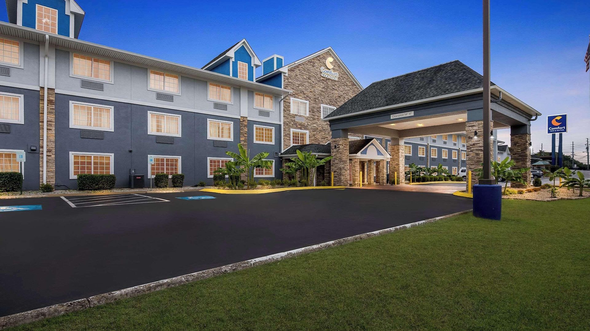 Comfort & Near Tanger Outlets I-24 Antioch 4*
