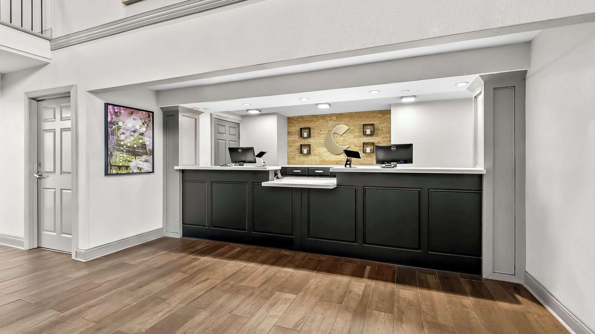 Comfort & Near Tanger Outlets I-24 Antioch Hotel