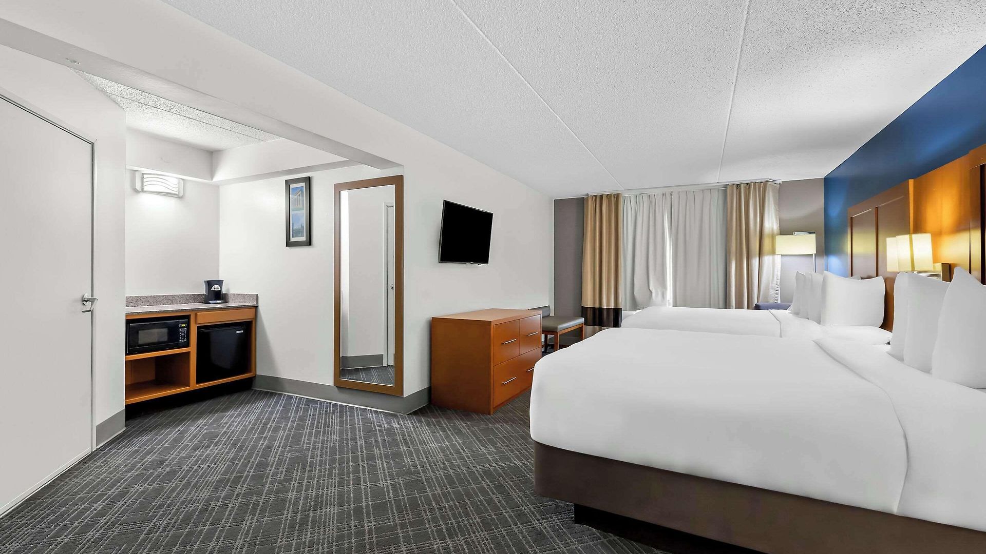 Comfort & Near Tanger Outlets I-24 Antioch Hotel 4*