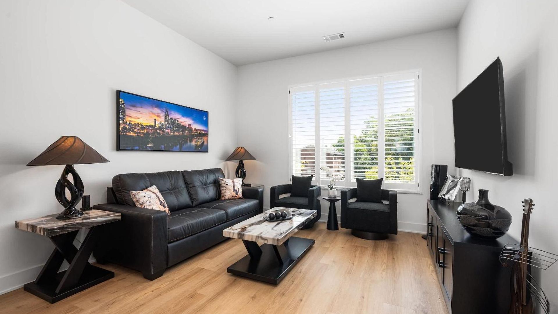 East Nash For 4 With Public Rooftop Near Dt