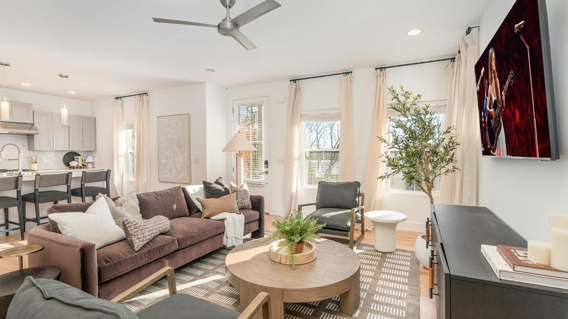 - 405 Marshall St #3 * Nashville