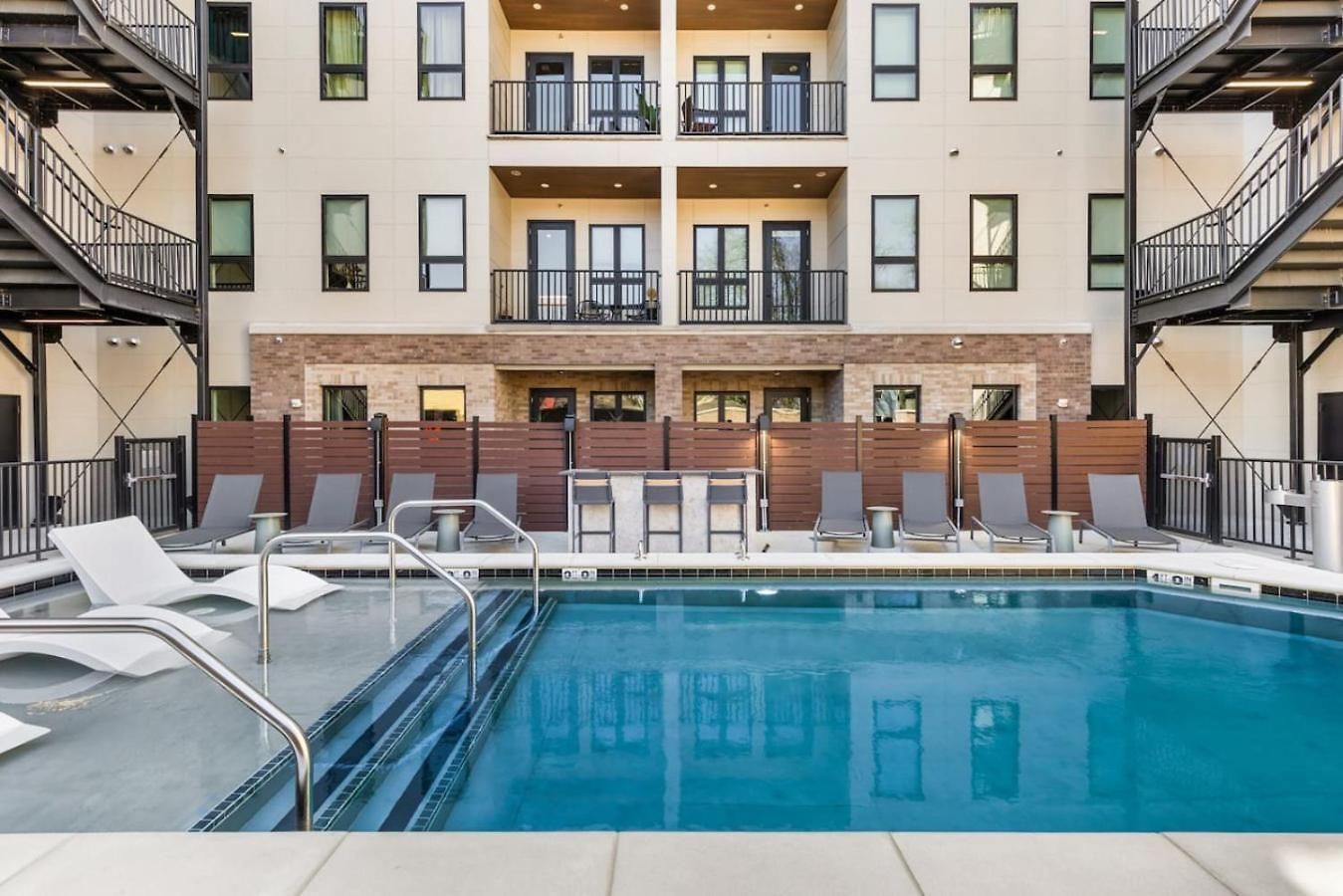 Holiday home Pool Rooftop Deck View Gym And Gated Garage Nashville