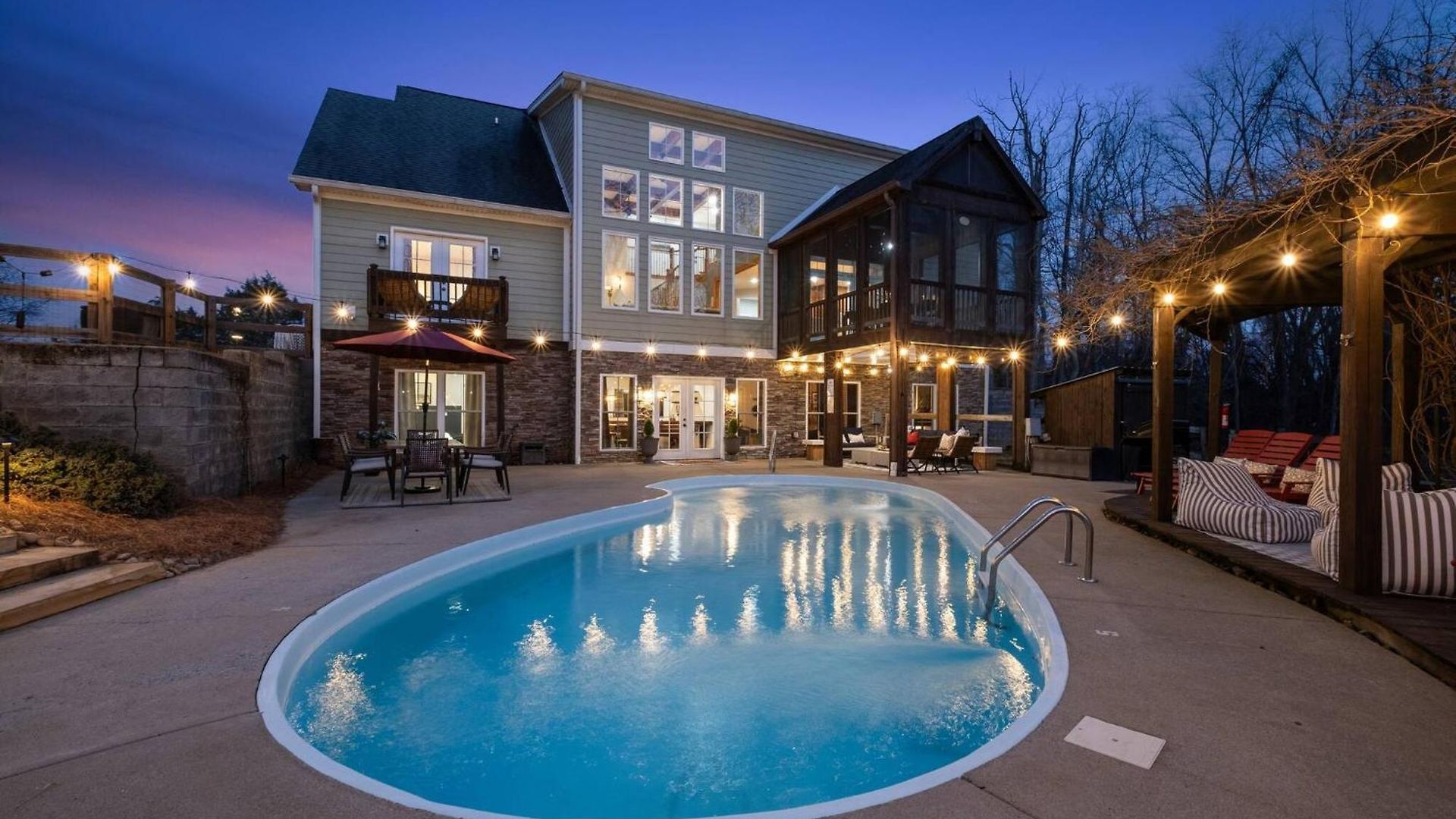 Holiday home Retreat - Pool/hot Tub/karaoke/theatre + *