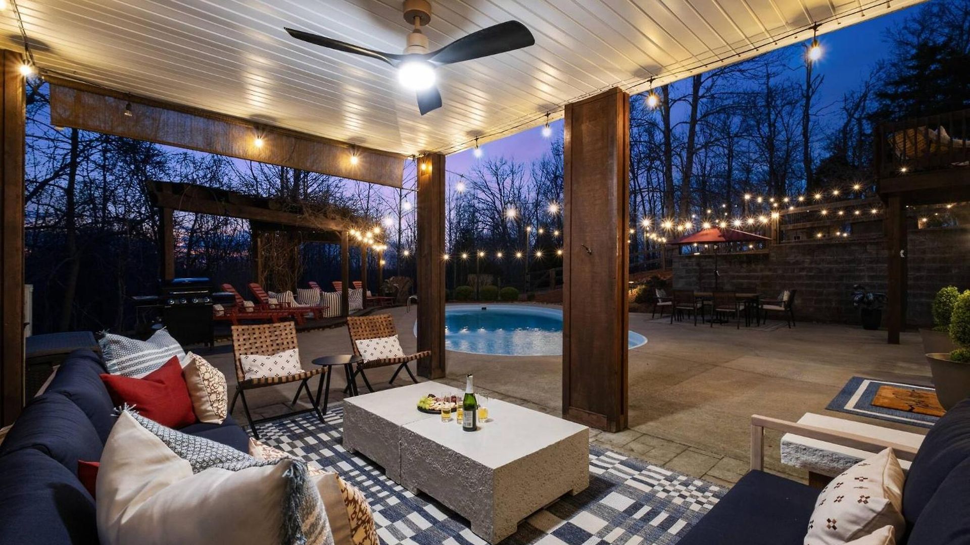 Retreat - Pool/hot Tub/karaoke/theatre + Holiday home