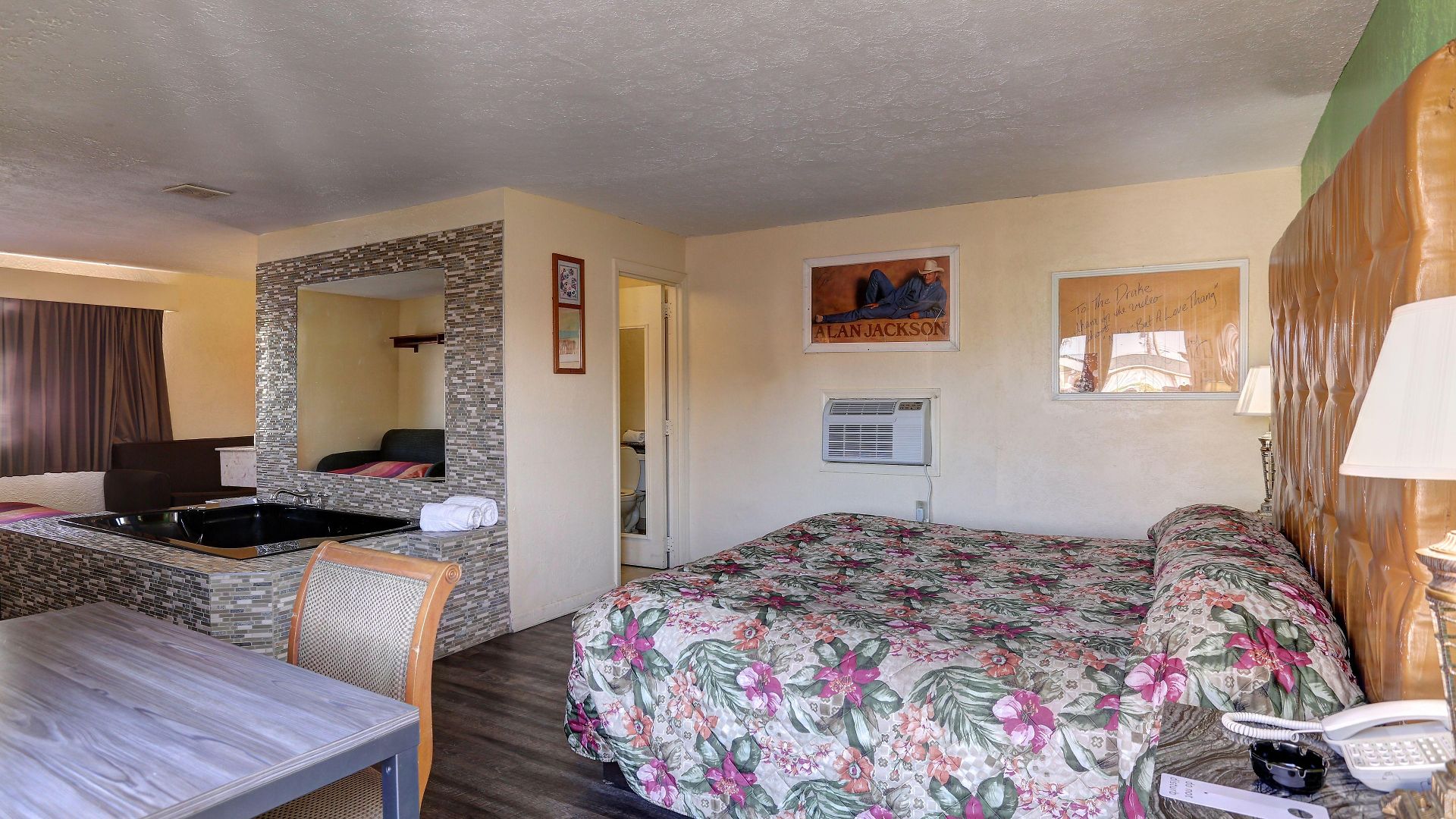 Hotel Drake 2*