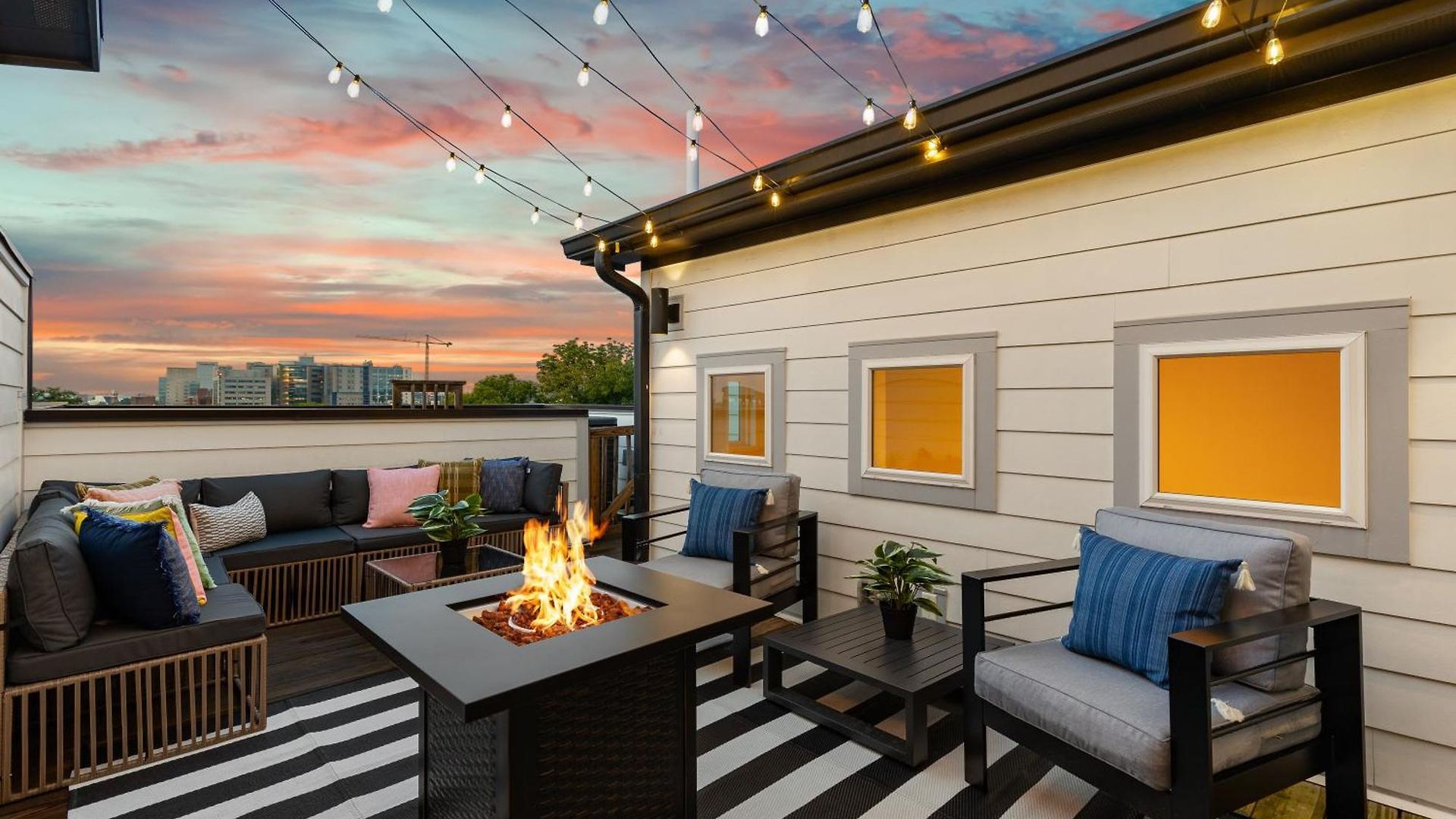Walk To Vanderbilt And Belmont With Garage And Rooftop Deck