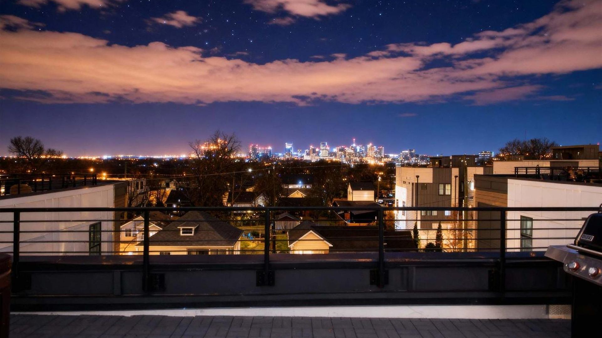 Holiday home Escape With Skyline Deck And Hot Tub