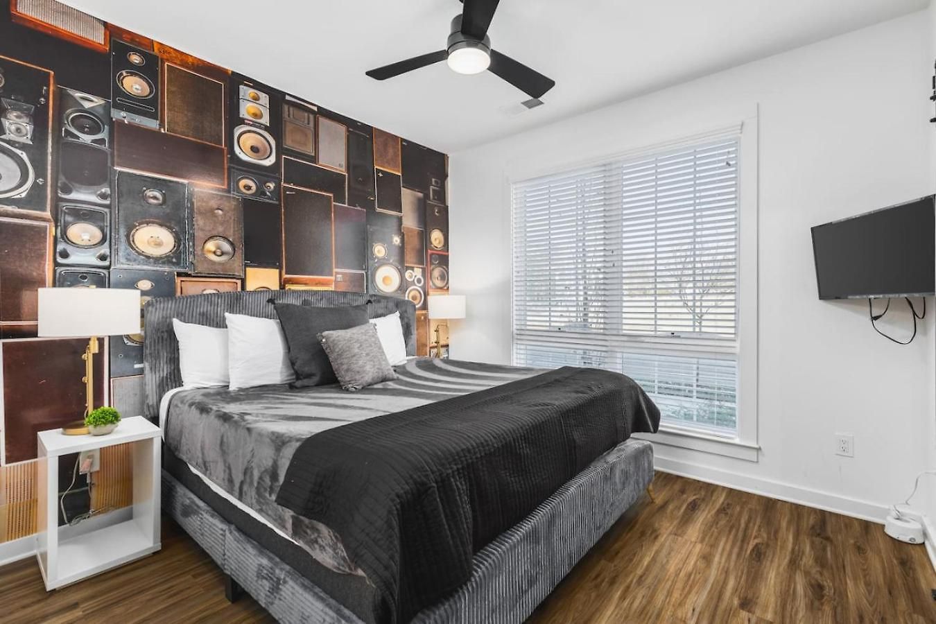 Two Adjacent Homes Sleeps 24 Only 3 Miles To Broadway * Nashville
