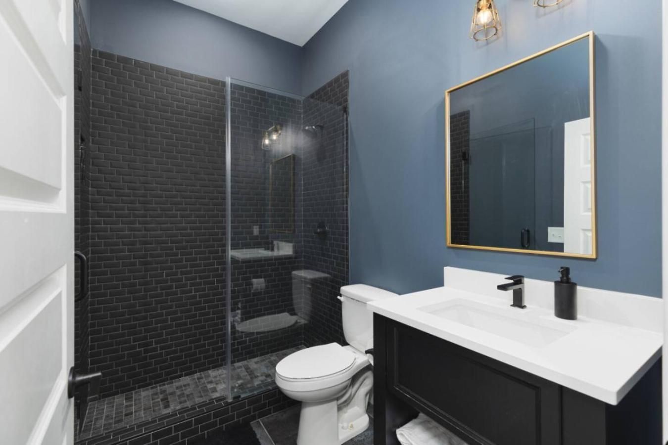Sleeps 20 Three Side By Side 10 Minutes To Broadway