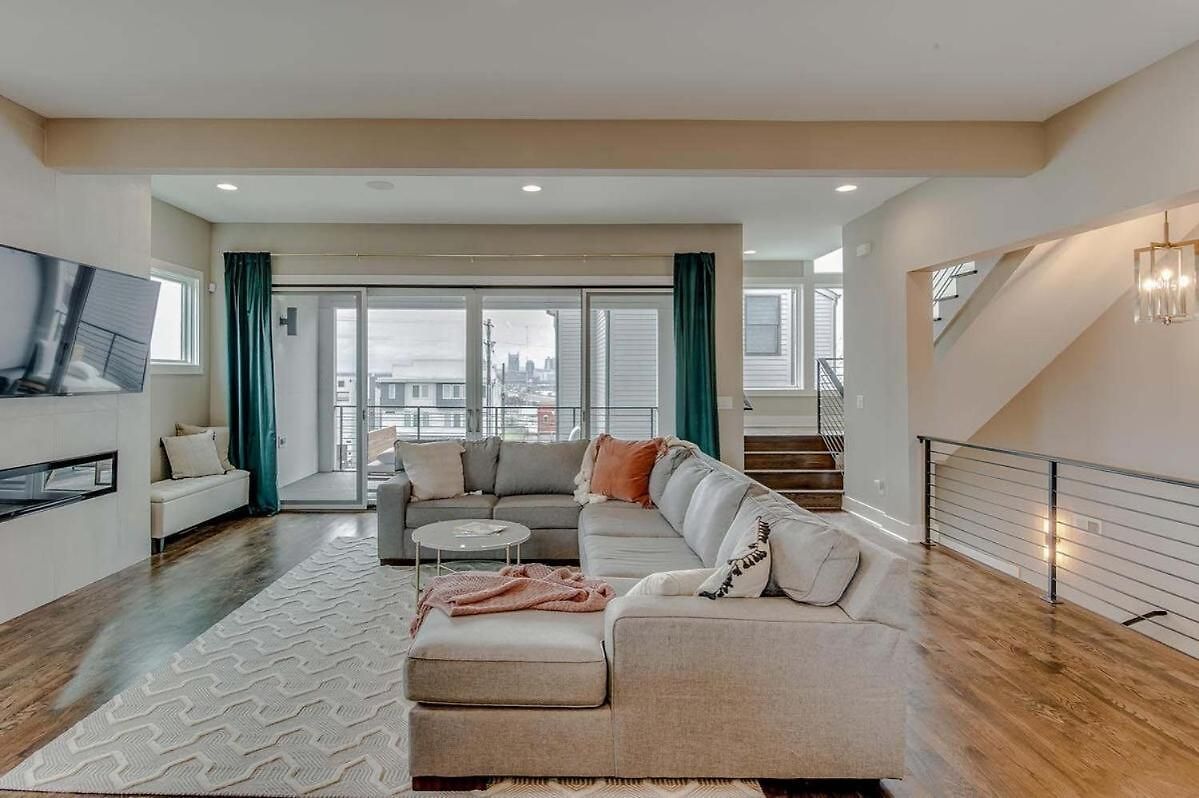 Stunning Skyline Manor - Rooftop Views Villa Nashville