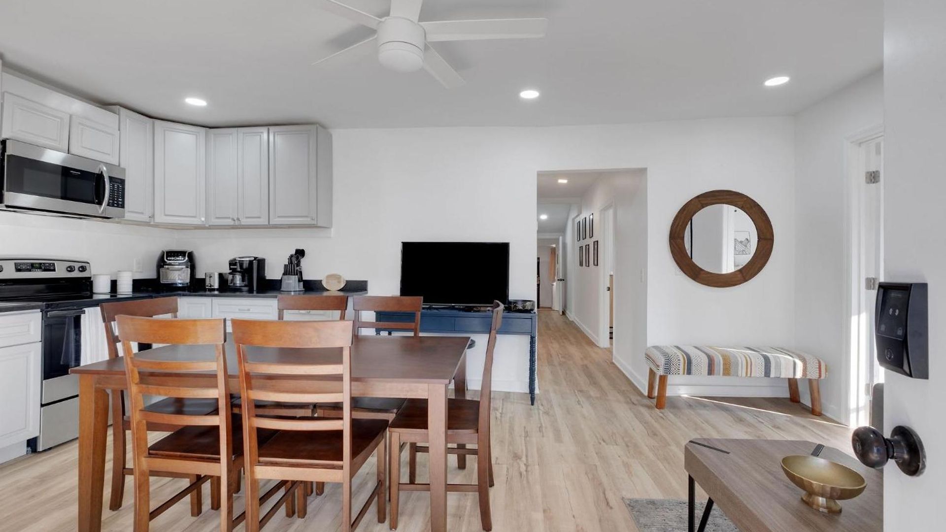 Holiday home Stylish Getaway With Free Parking *