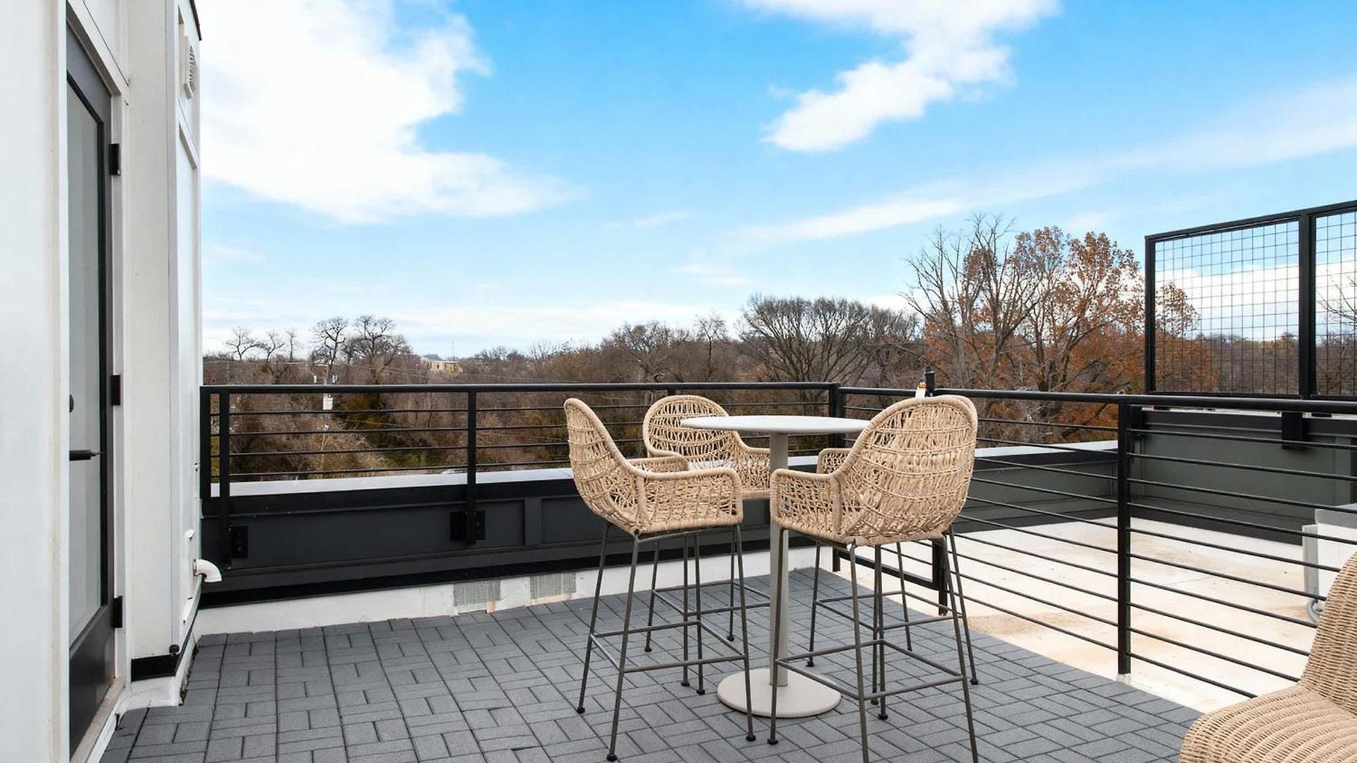 Escape With Skyline Deck And Hot Tub *