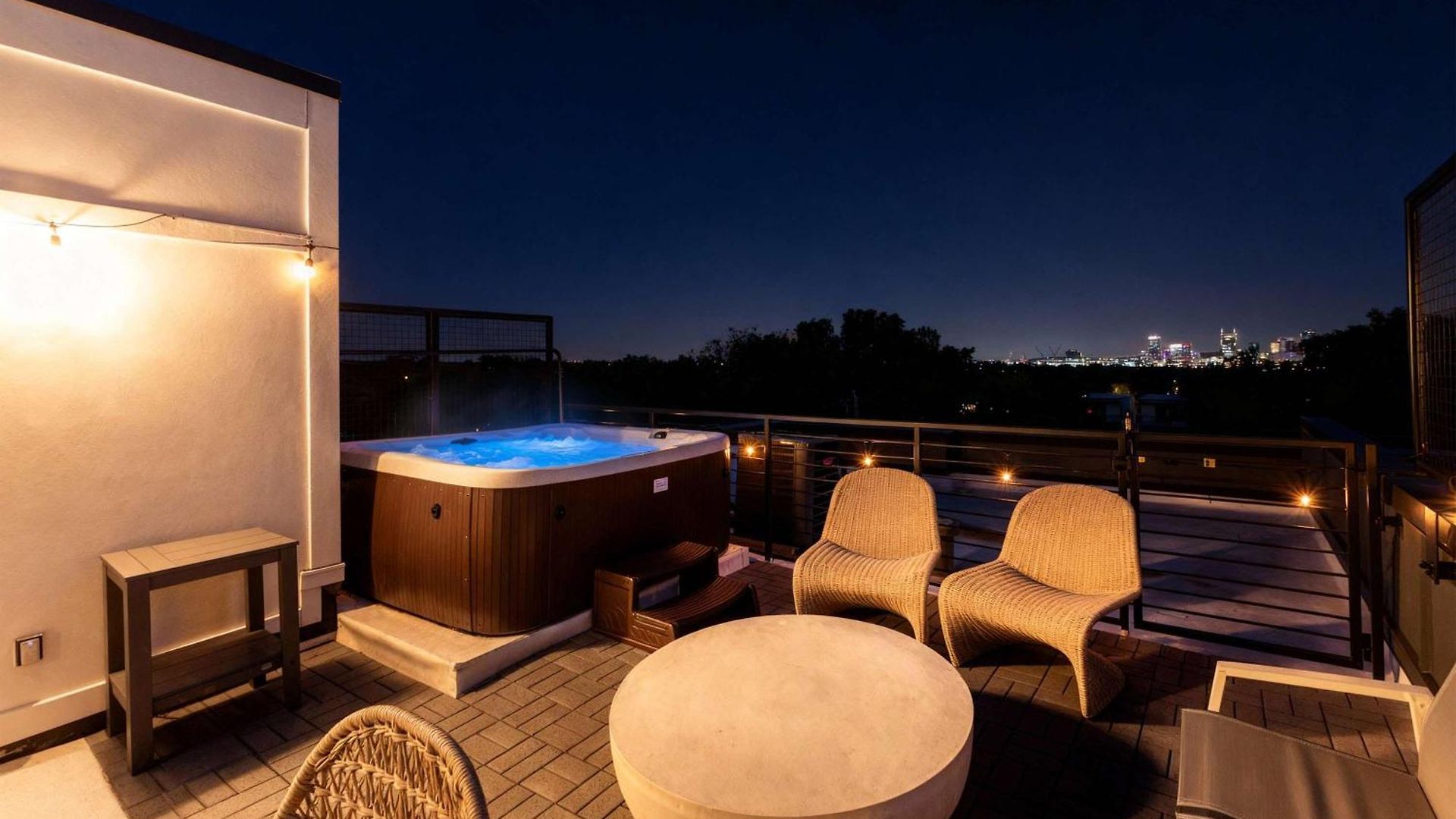 Holiday home Retreat With Hot Tub & Private Garage