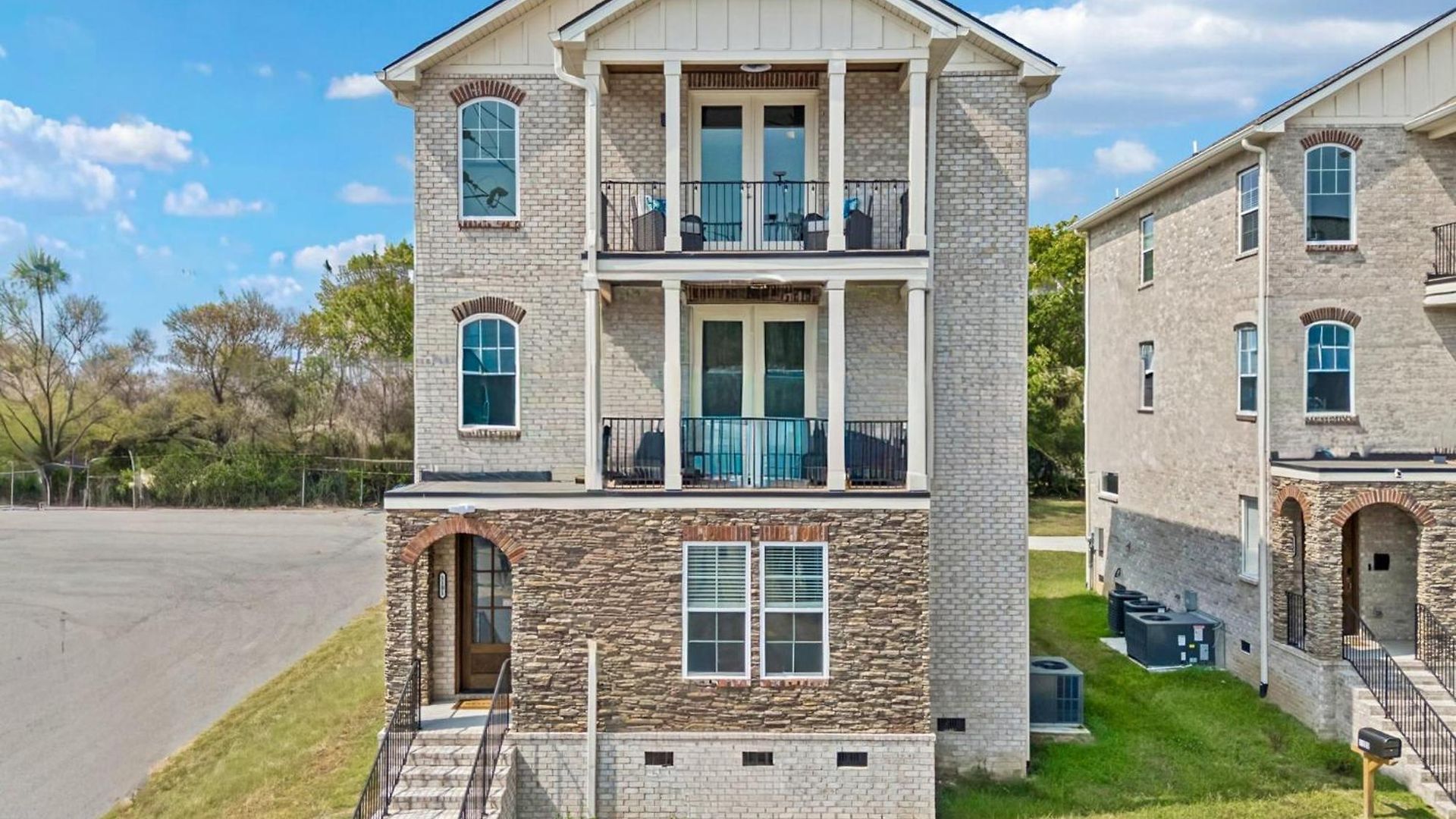 Friends In Skyline Places, 10 Min To Broadway, Perfect For Groups * Nashville
