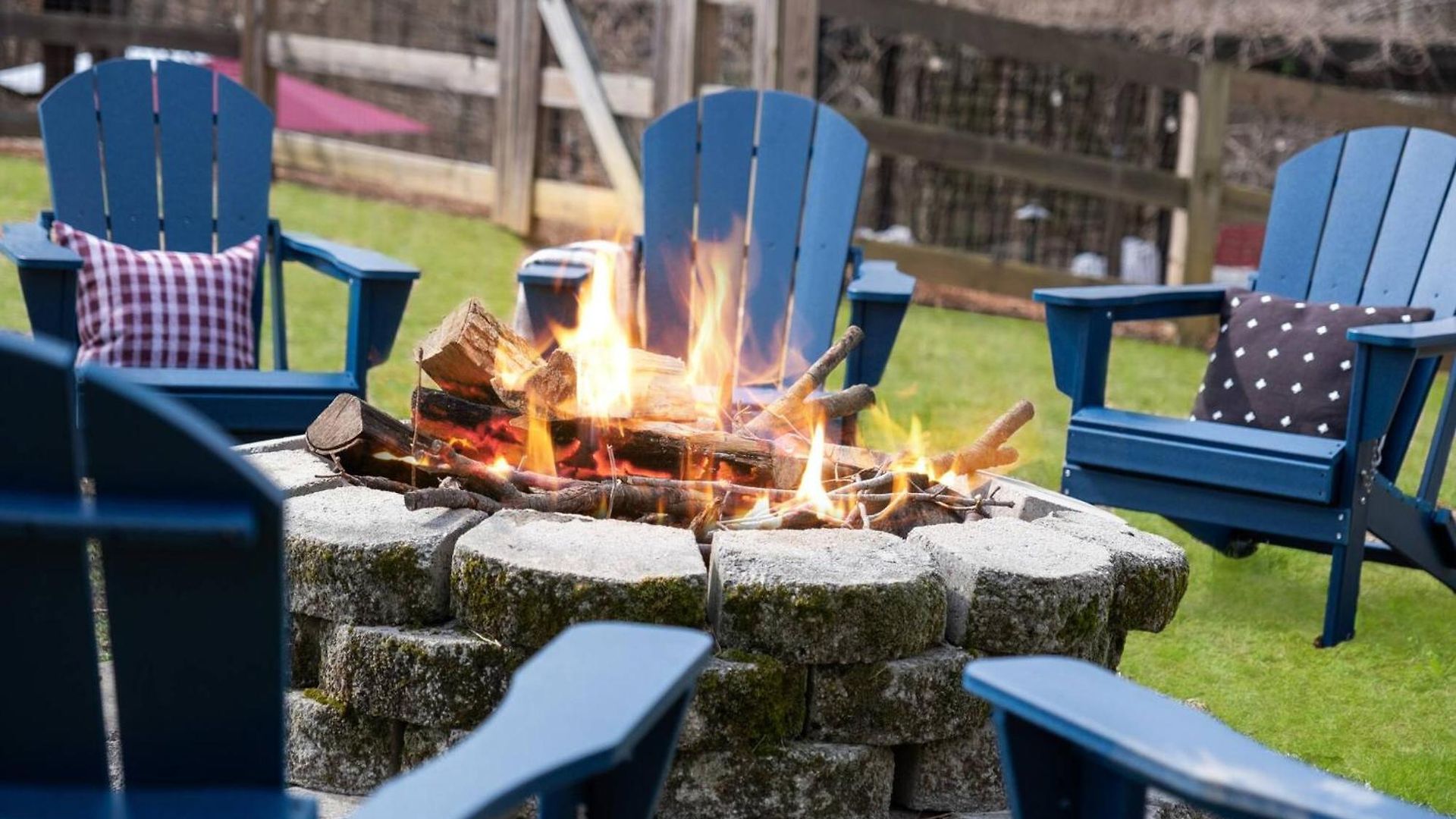 Retreat - Pool/hot Tub/karaoke/theatre + *