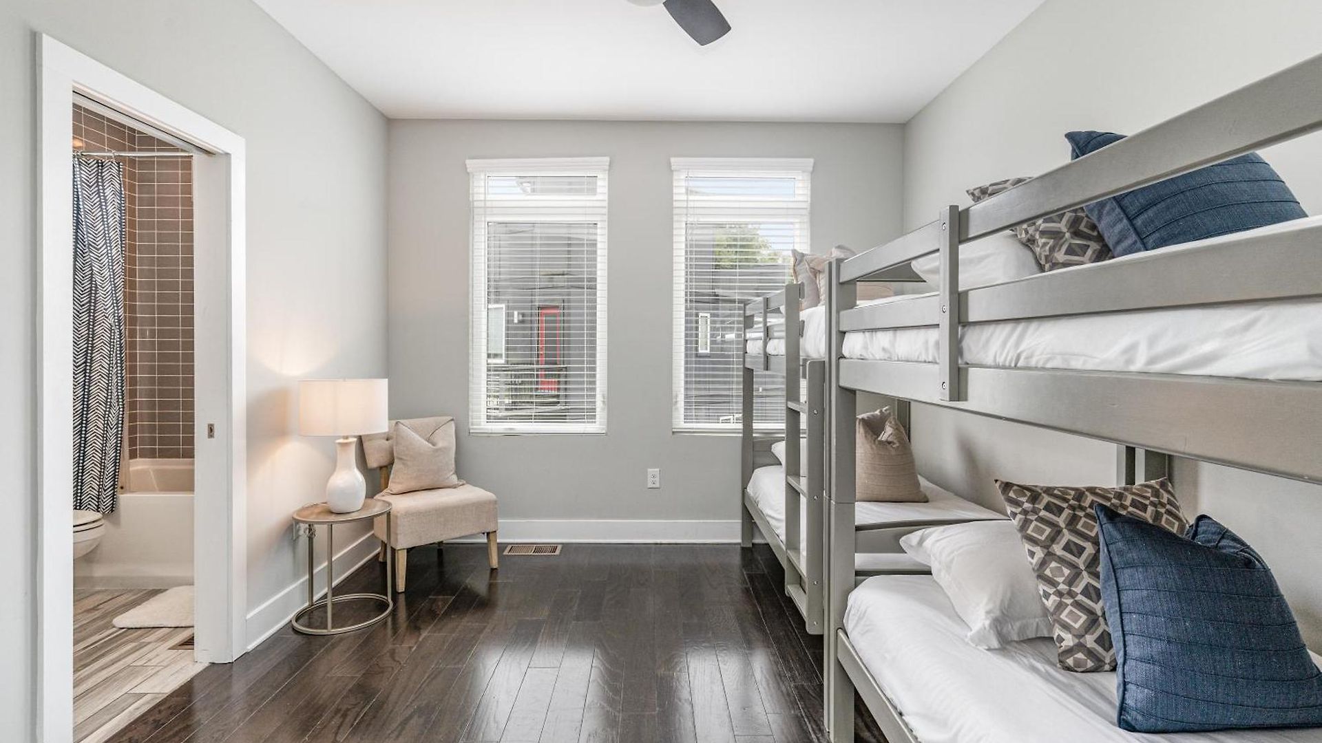 Cypress - Private Rooftop Patio - Mins To Broadway Holiday home *