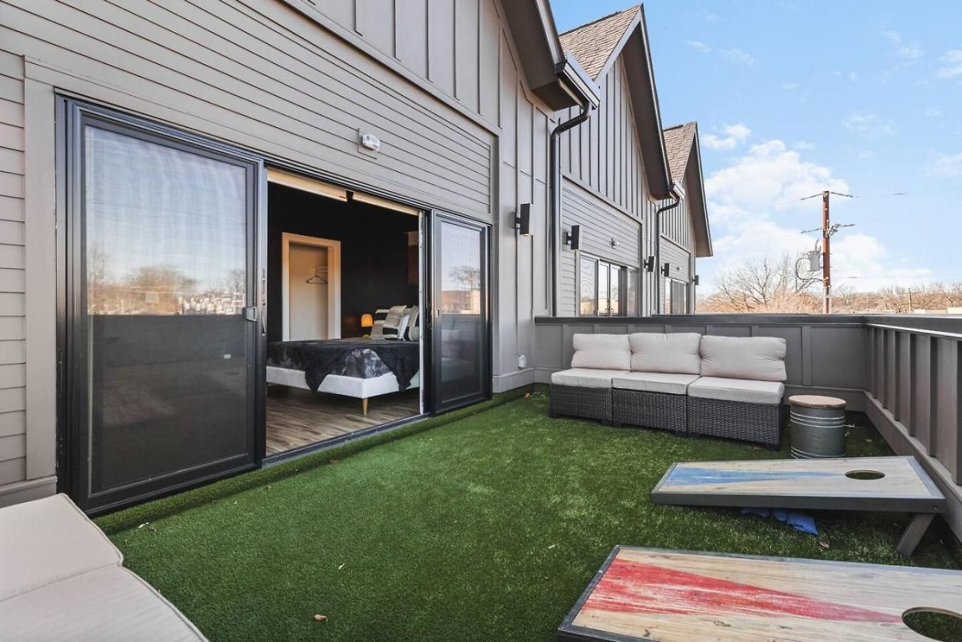 Holiday home Two Adjacent Homes Sleeps 24 Only 3 Miles To Broadway *