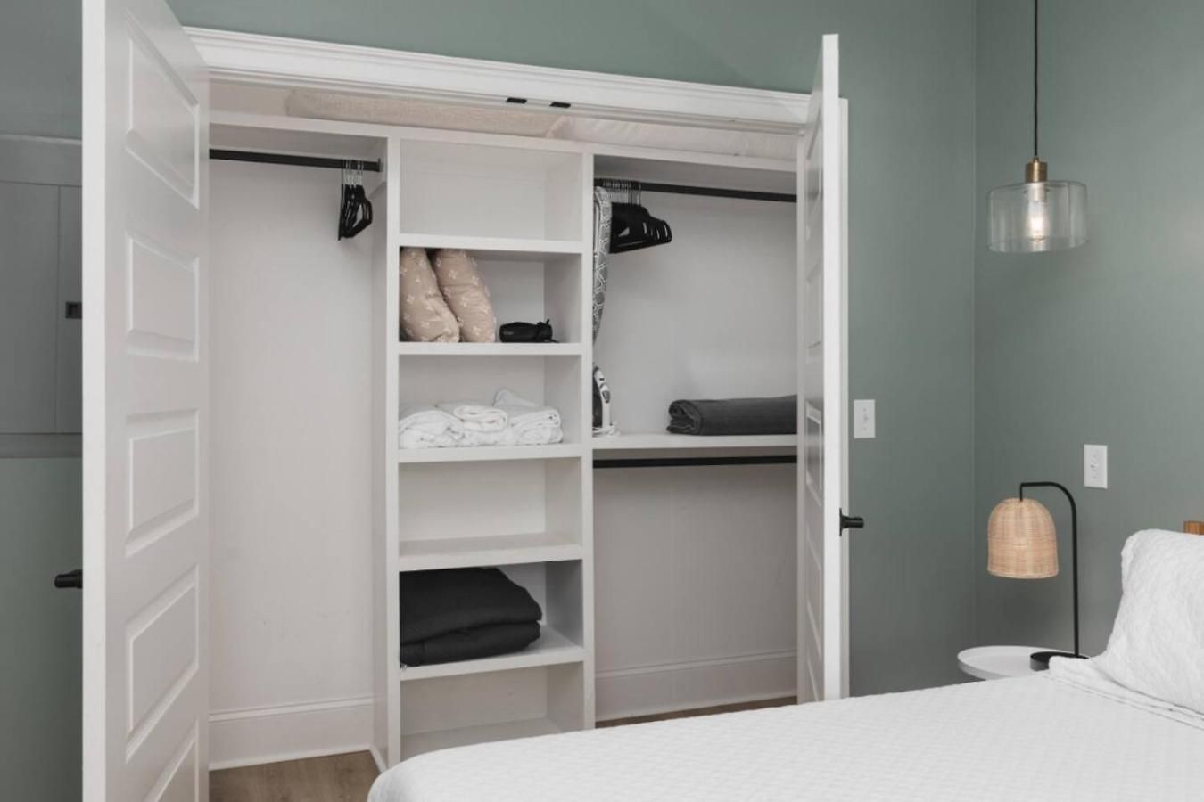 Sleeps 32 Only 10 Minutes To Broadway 4 Side By Side