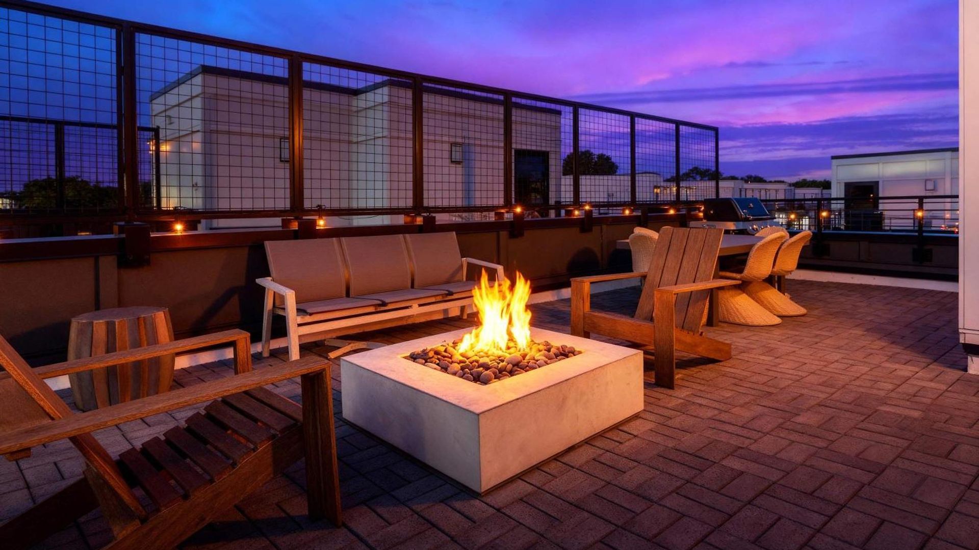 Holiday home Rooftop Fire Pit Lounge Skyline Dt Nash Views *