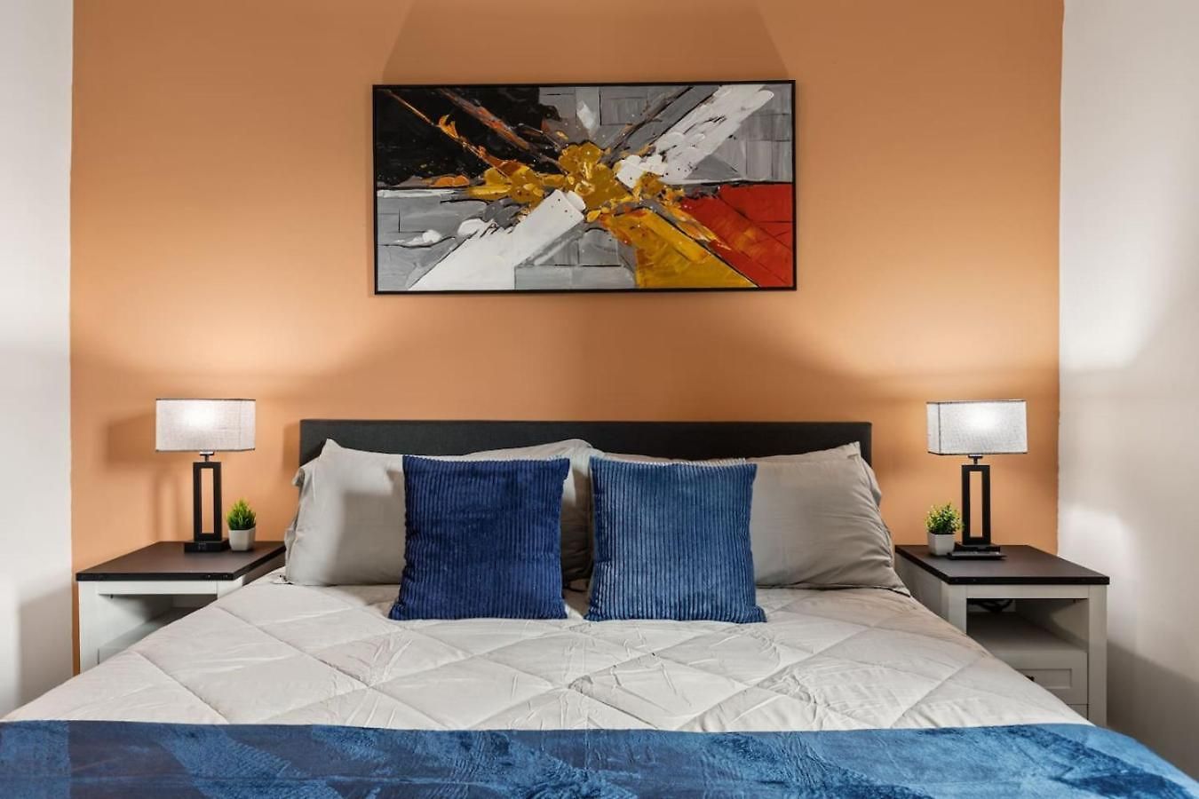 Pool Rooftop Deck View Gym And Gated Garage Holiday home *
