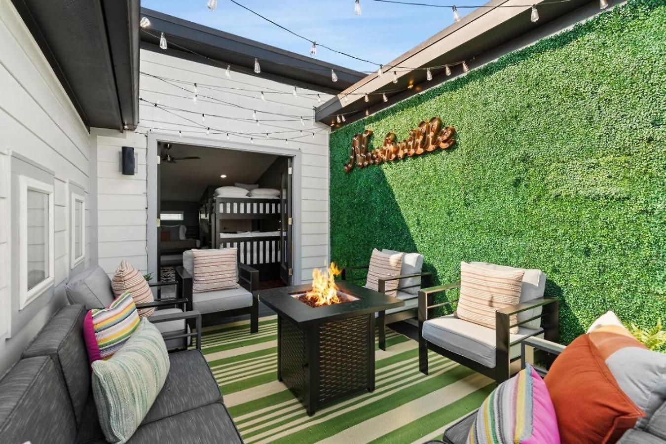 Holiday home Private Rooftop Near Vanderbilt Only 2 Miles From Downtown *