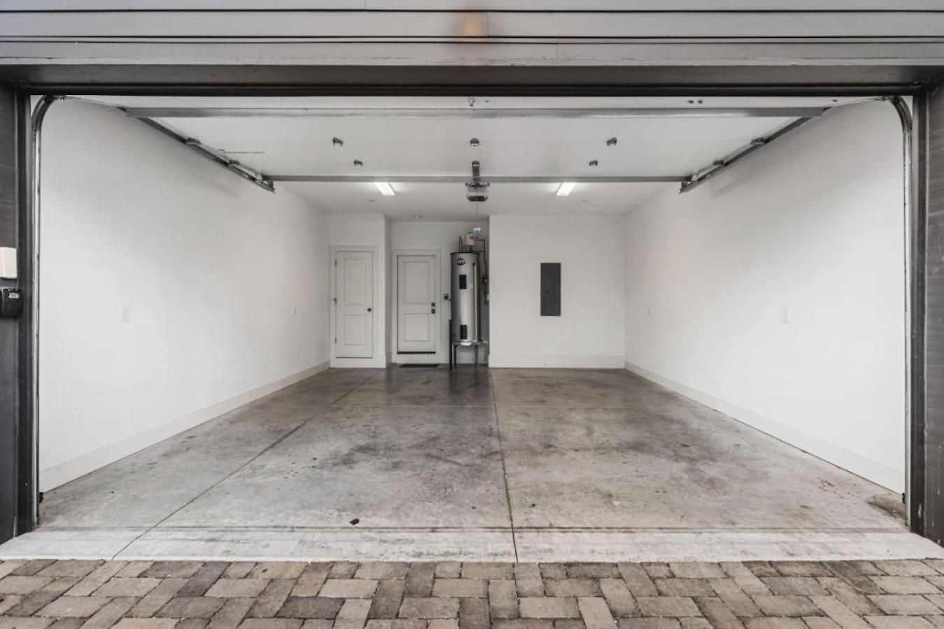 Two Neighboring Homes Sleeps 24 Walk To 12 South