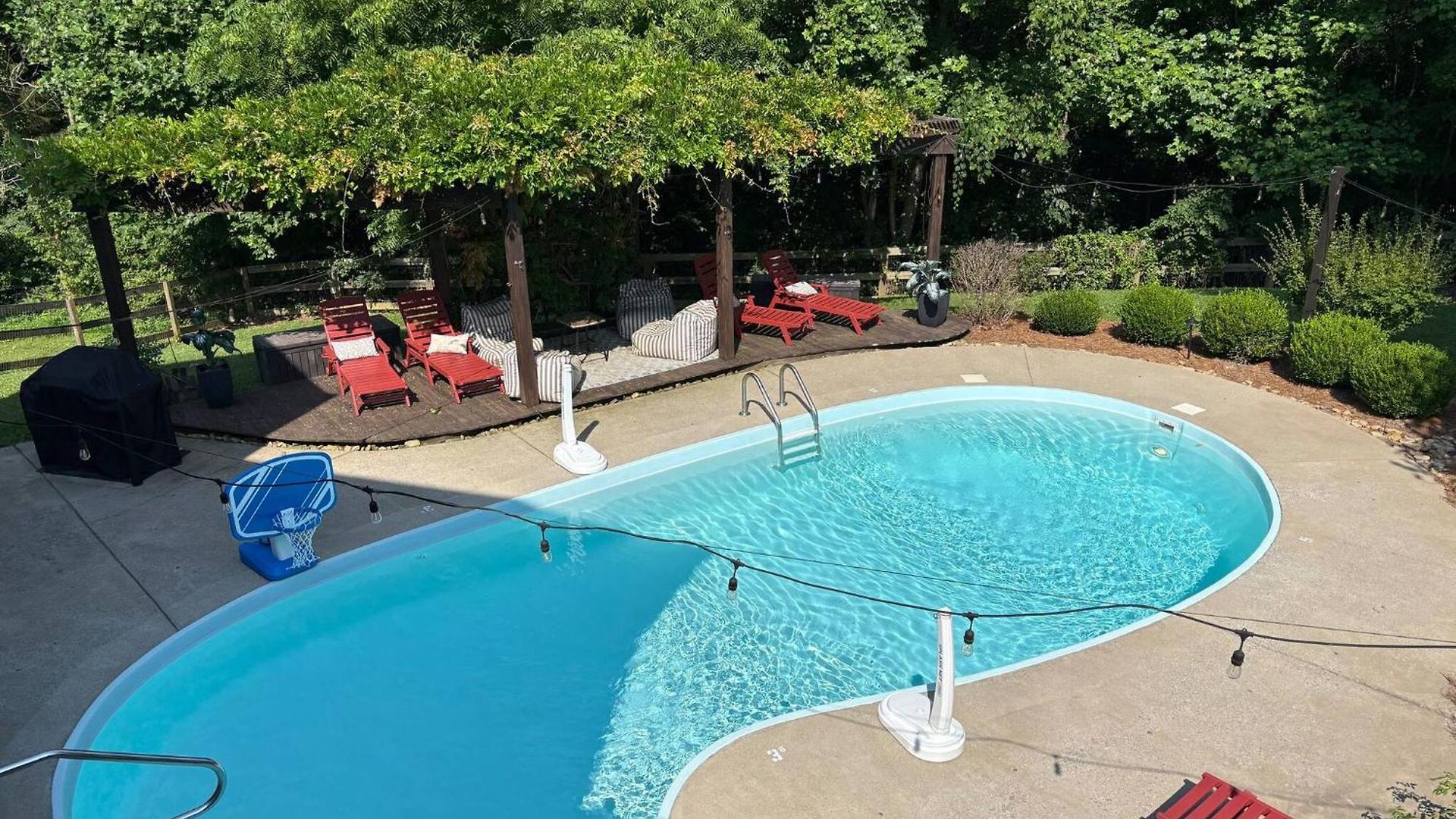 Retreat - Pool/hot Tub/karaoke/theatre + Holiday home