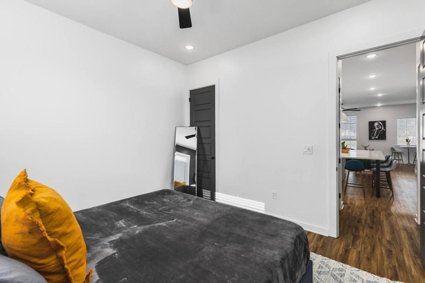 Holiday home Two Adjacent Homes Sleeps 24 Only 3 Miles To Broadway