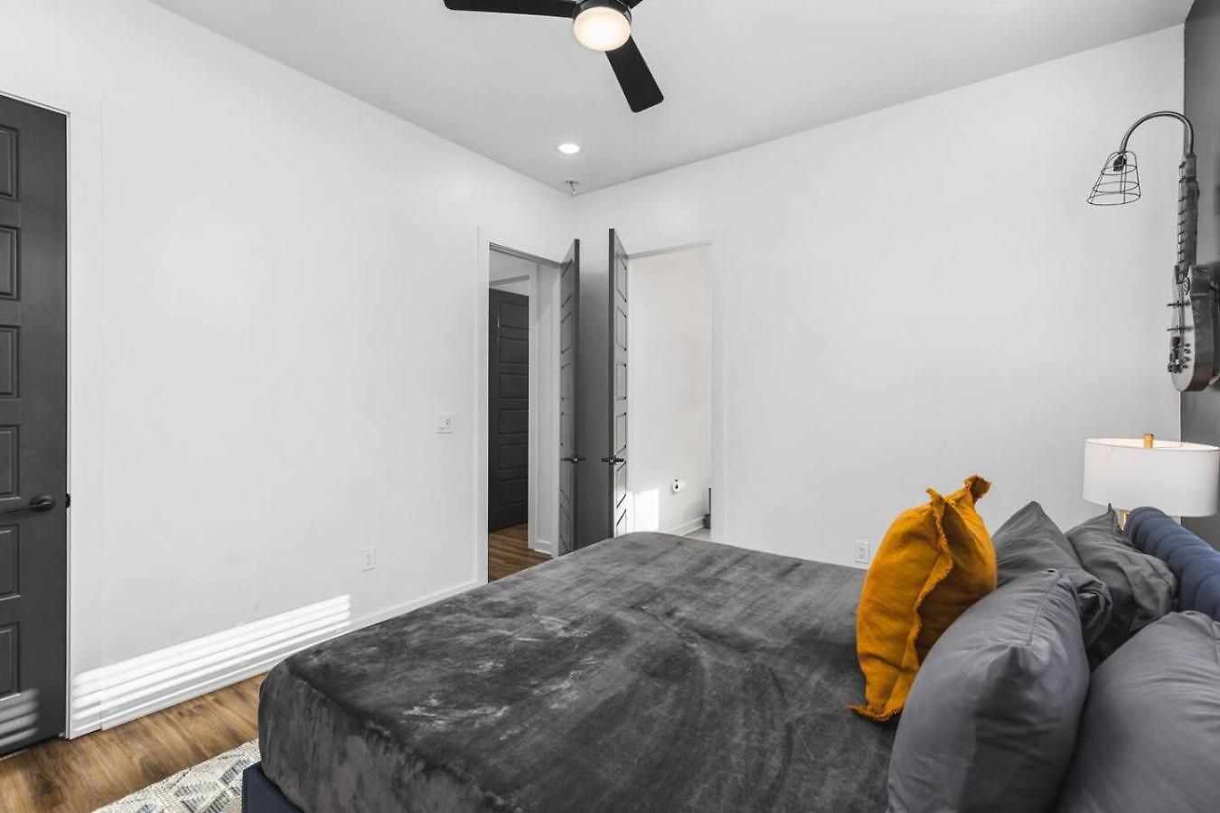 Two Adjacent Homes Sleeps 24 Only 3 Miles To Broadway Holiday home Nashville