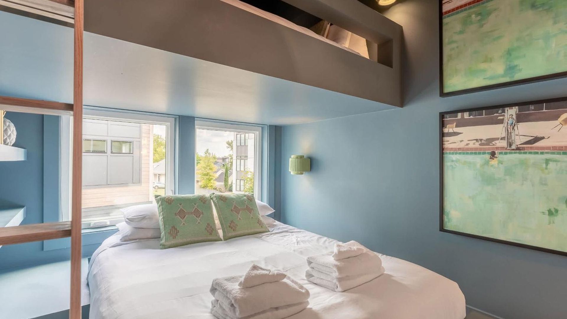 Luxe Group With Hot Tub & Rooftop Lounge Holiday home *