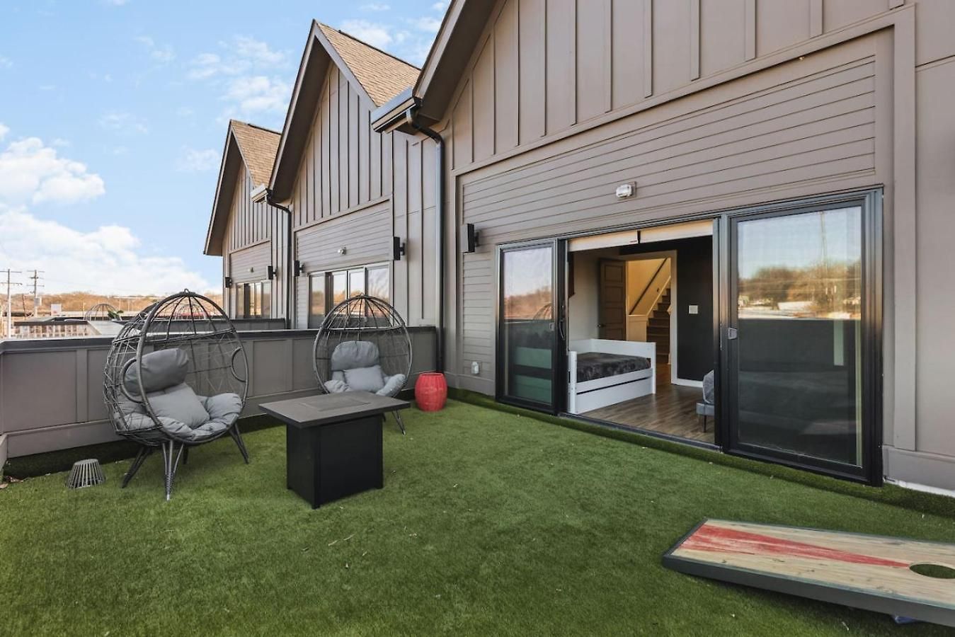 Two Adjacent Homes Sleeps 24 Only 3 Miles To Broadway