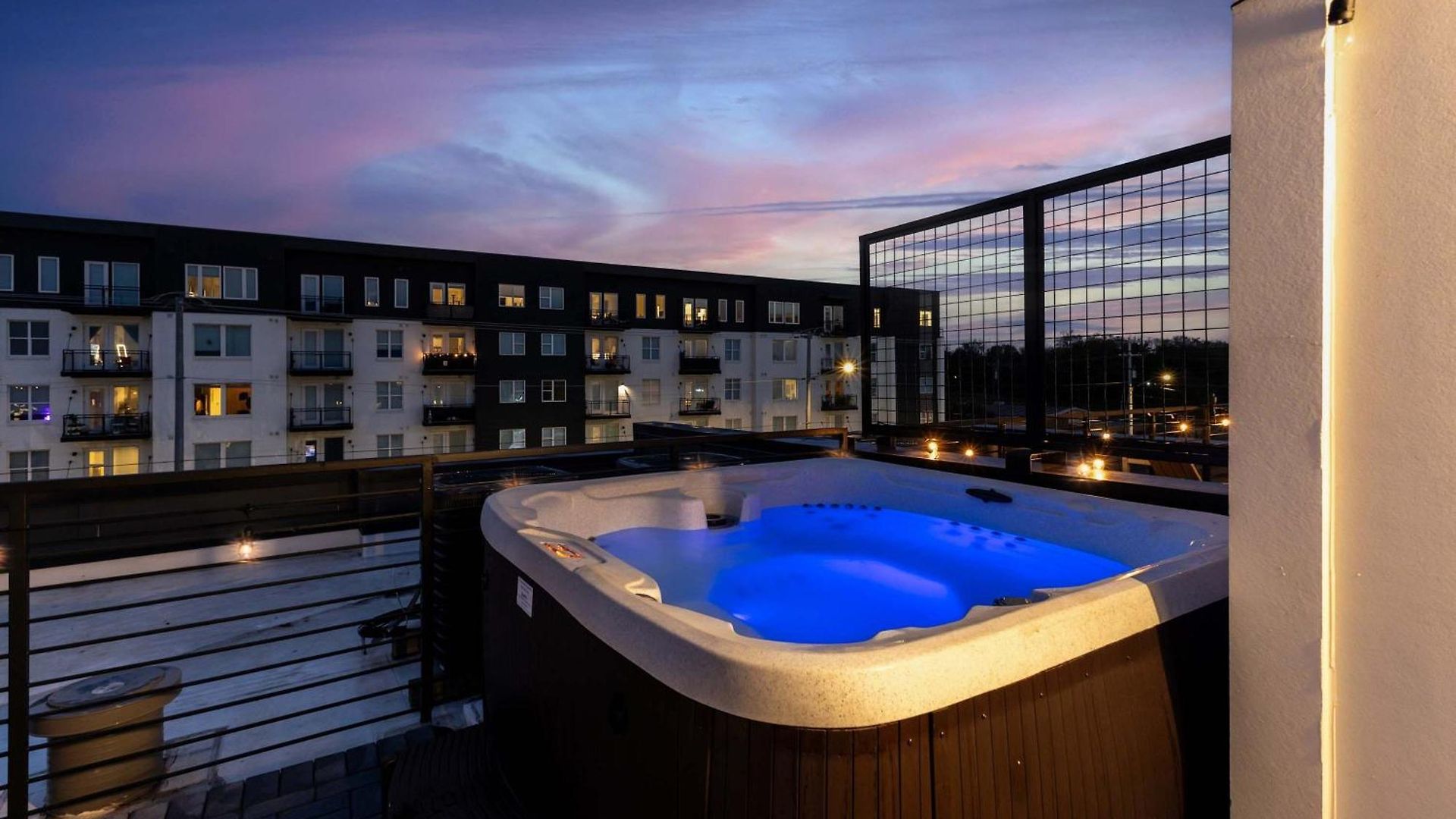 Luxe 4br Retreat With Hot Tub & Skyline Deck Nashville