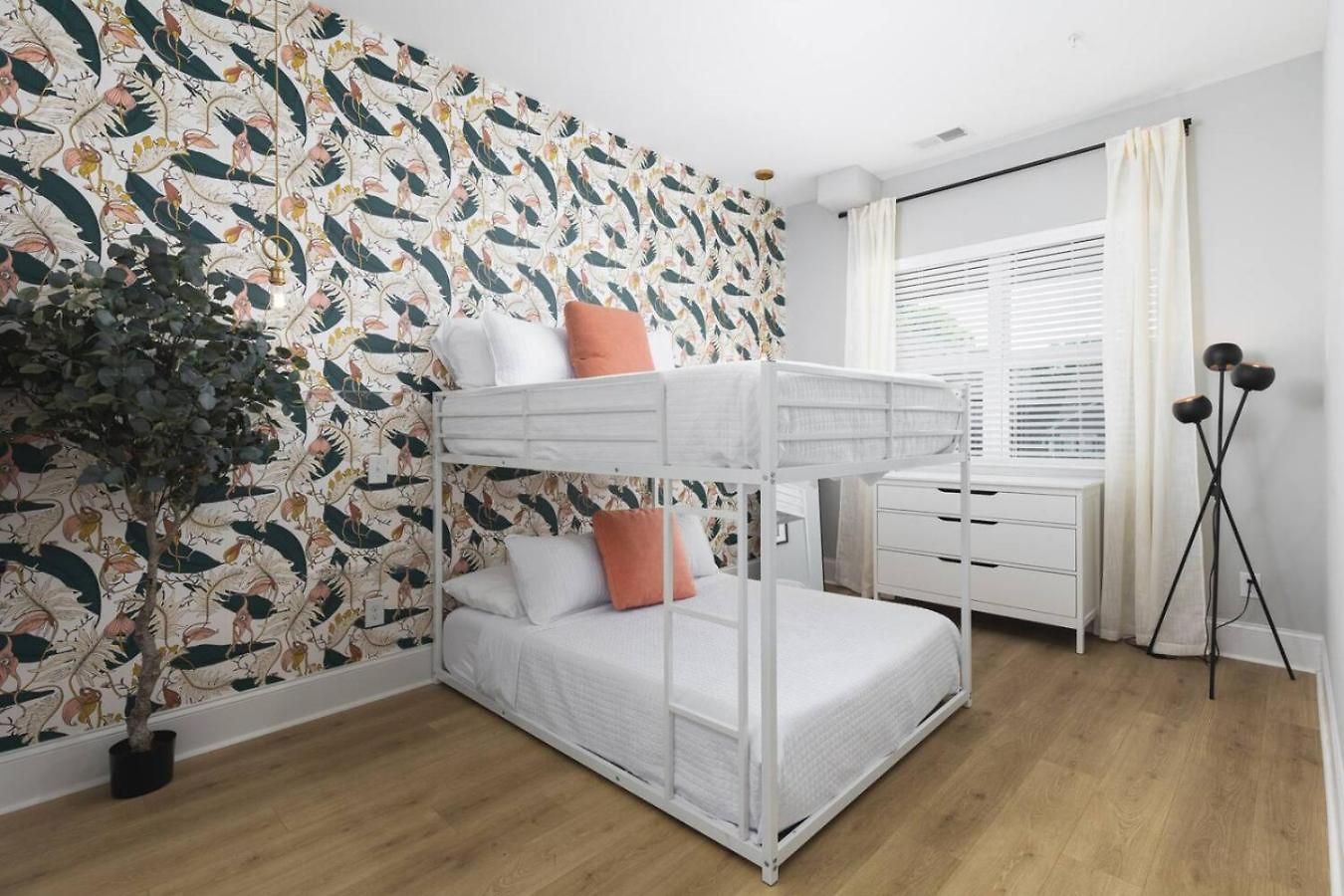 Sleeps 32 Only 10 Minutes To Broadway 4 Side By Side Holiday home Nashville
