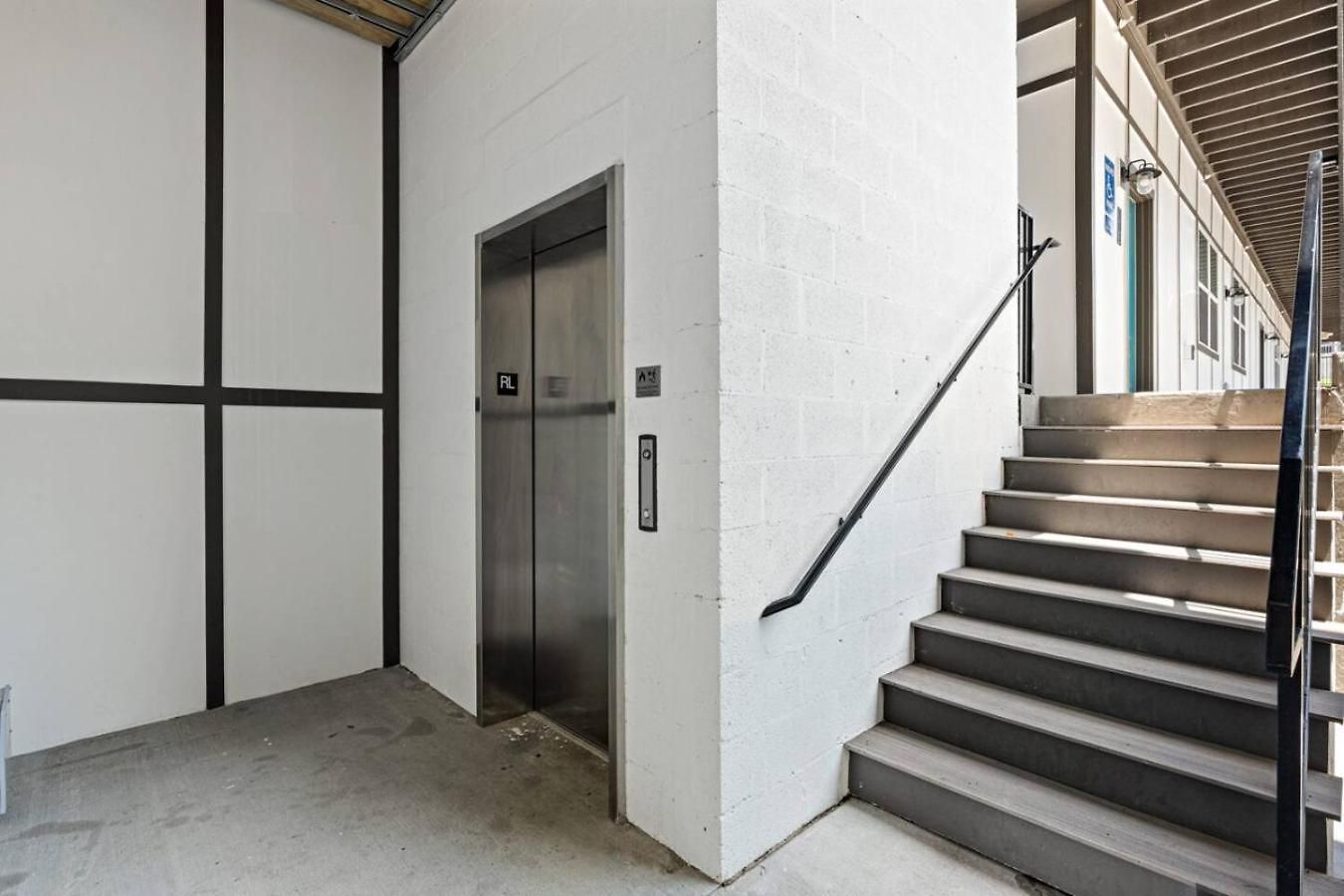 Sleeps 20 Three Side By Side 10 Minutes To Broadway *