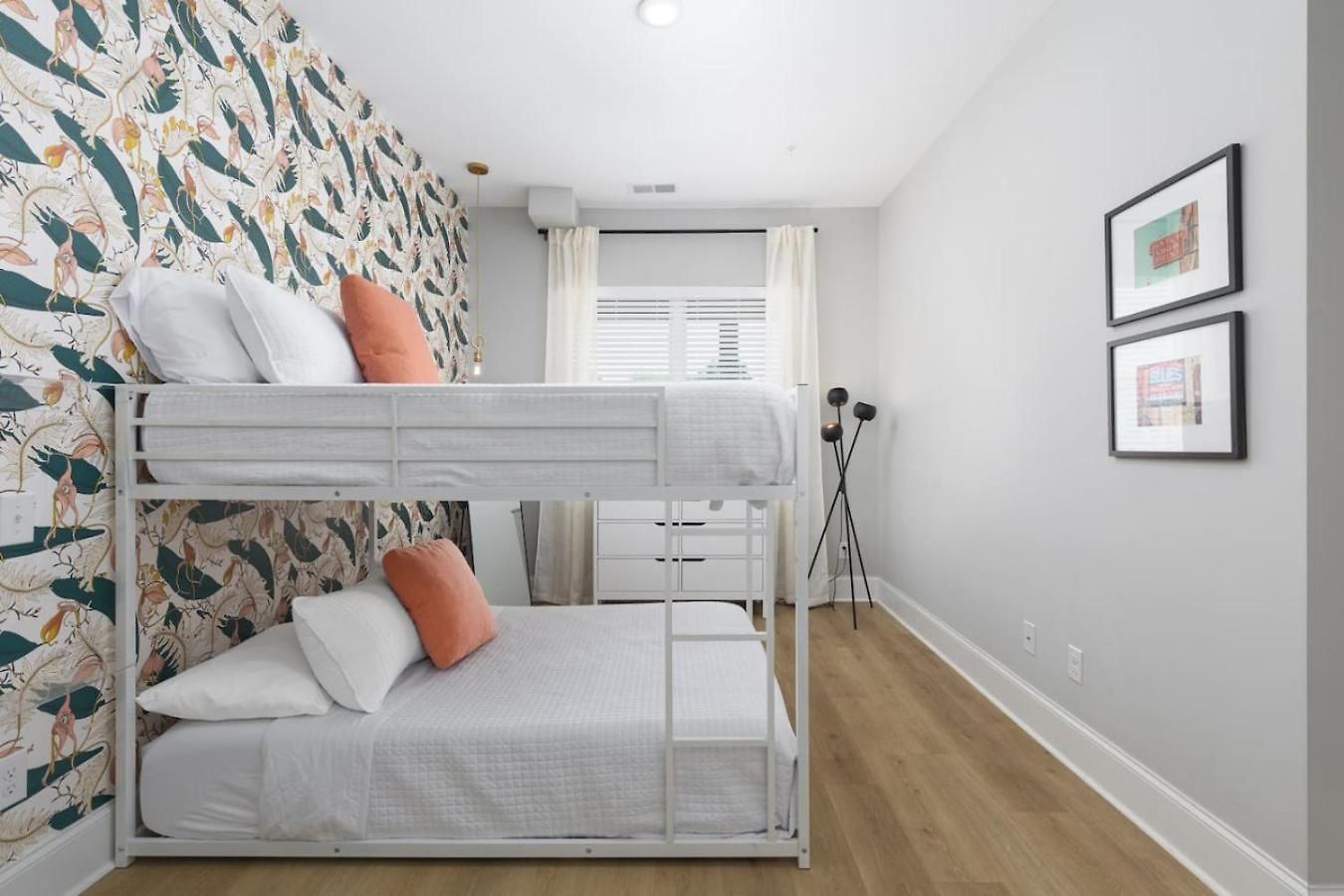 Sleeps 32 Only 10 Minutes To Broadway 4 Side By Side *